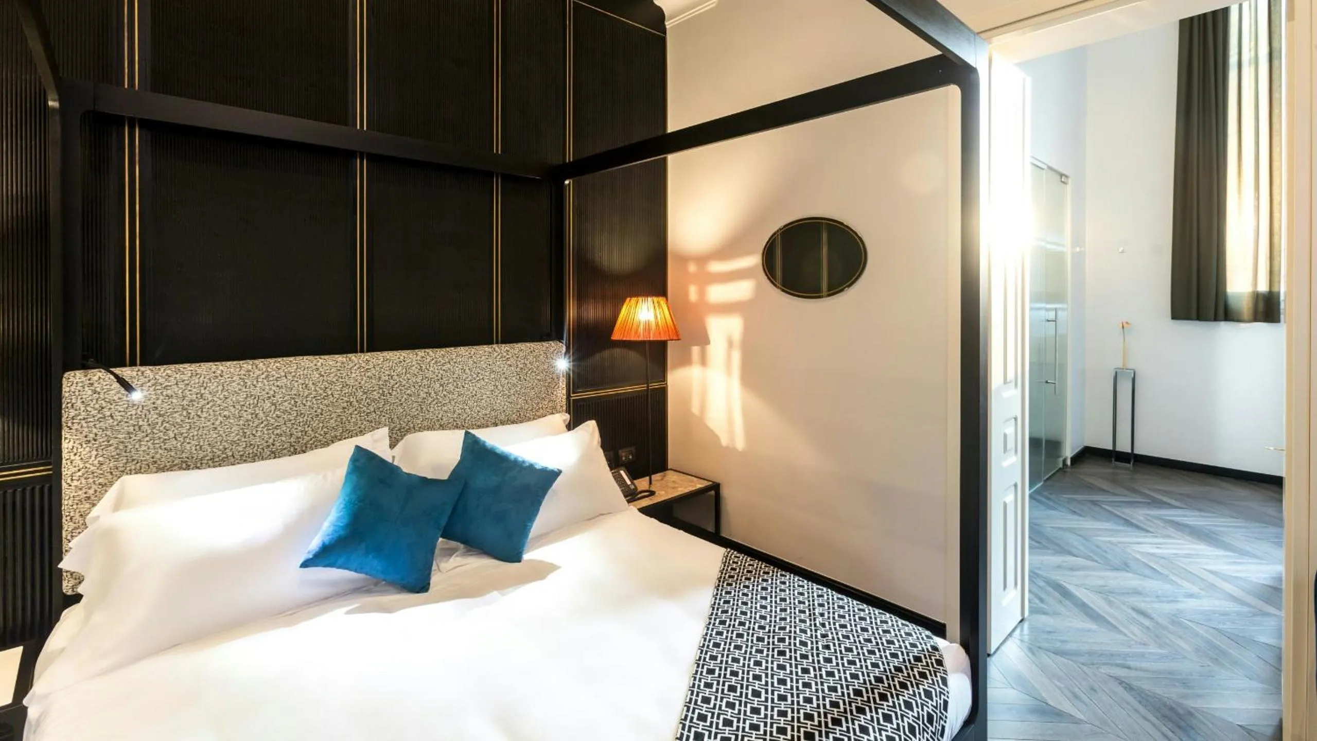 Bed in Hotel The Haven Roma