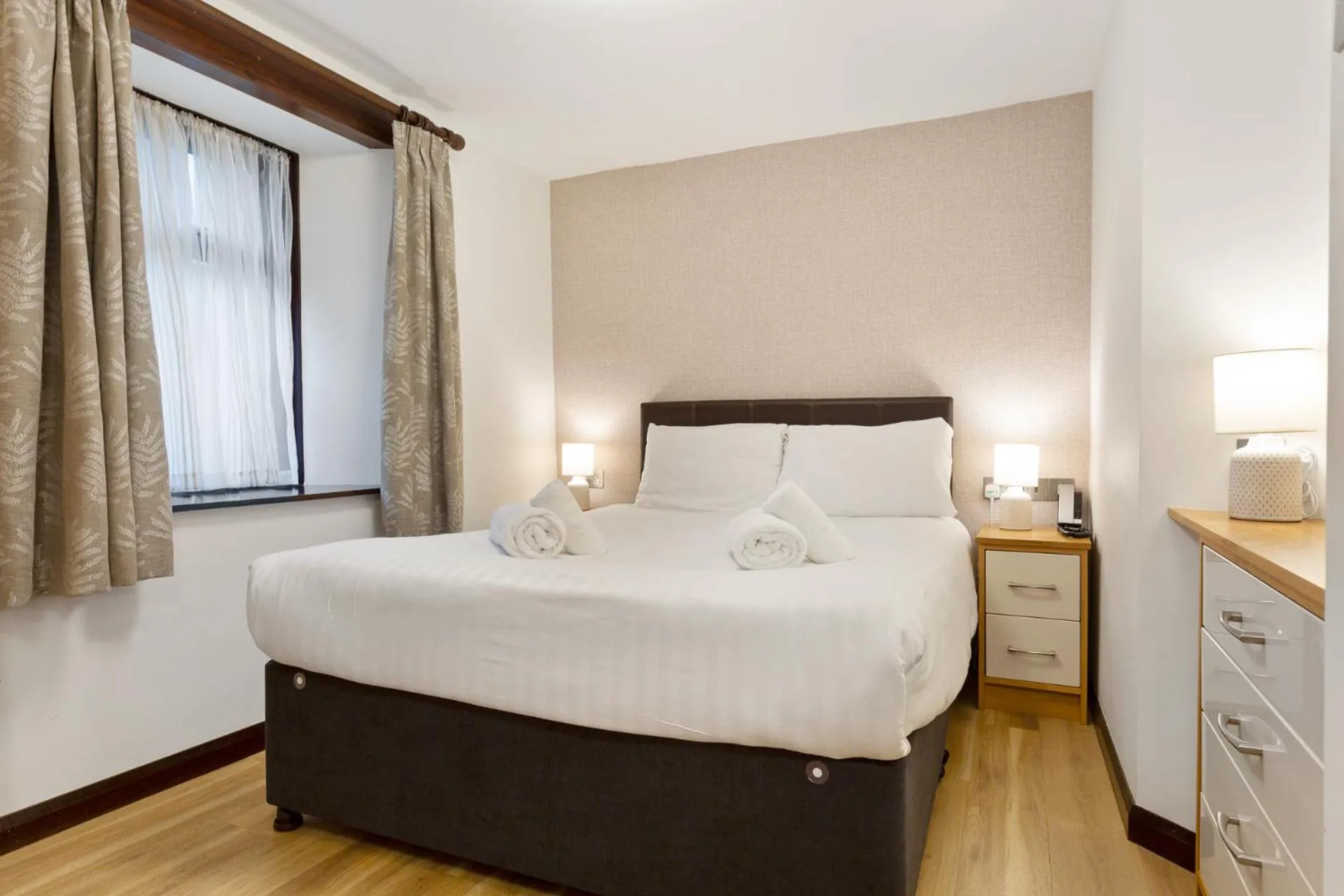 Property building, Bed in Hapimag Burnside Park Apartments