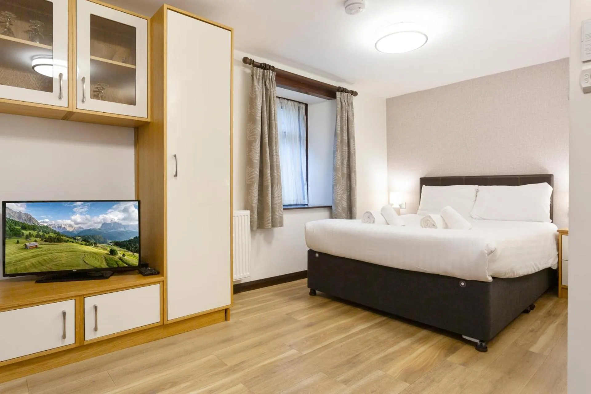 Property building, Bed in Hapimag Burnside Park Apartments