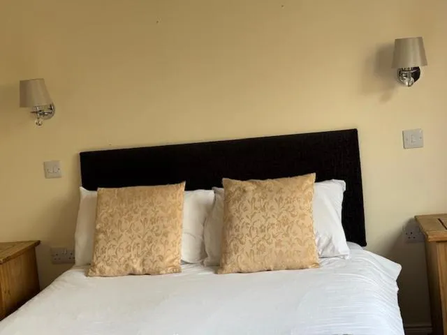 Bed in The Waverley Inn