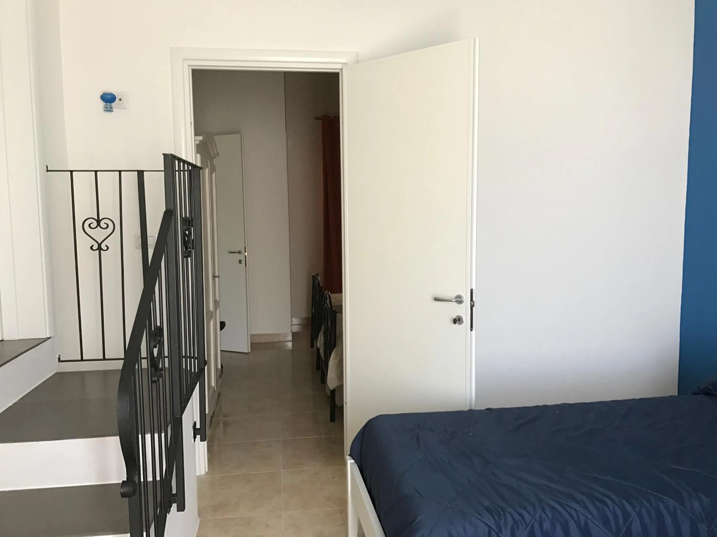 Photo of the whole room, Bed in La Maison de Gabrielè