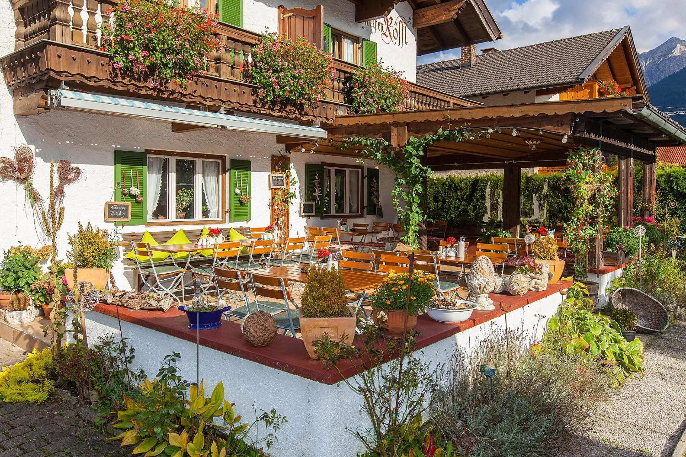 Patio in Frühstückspension Gästehaus Zum weissen Rössl