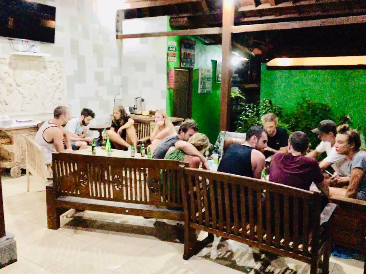 Communal lounge/ TV room in Lembongan Hostel
