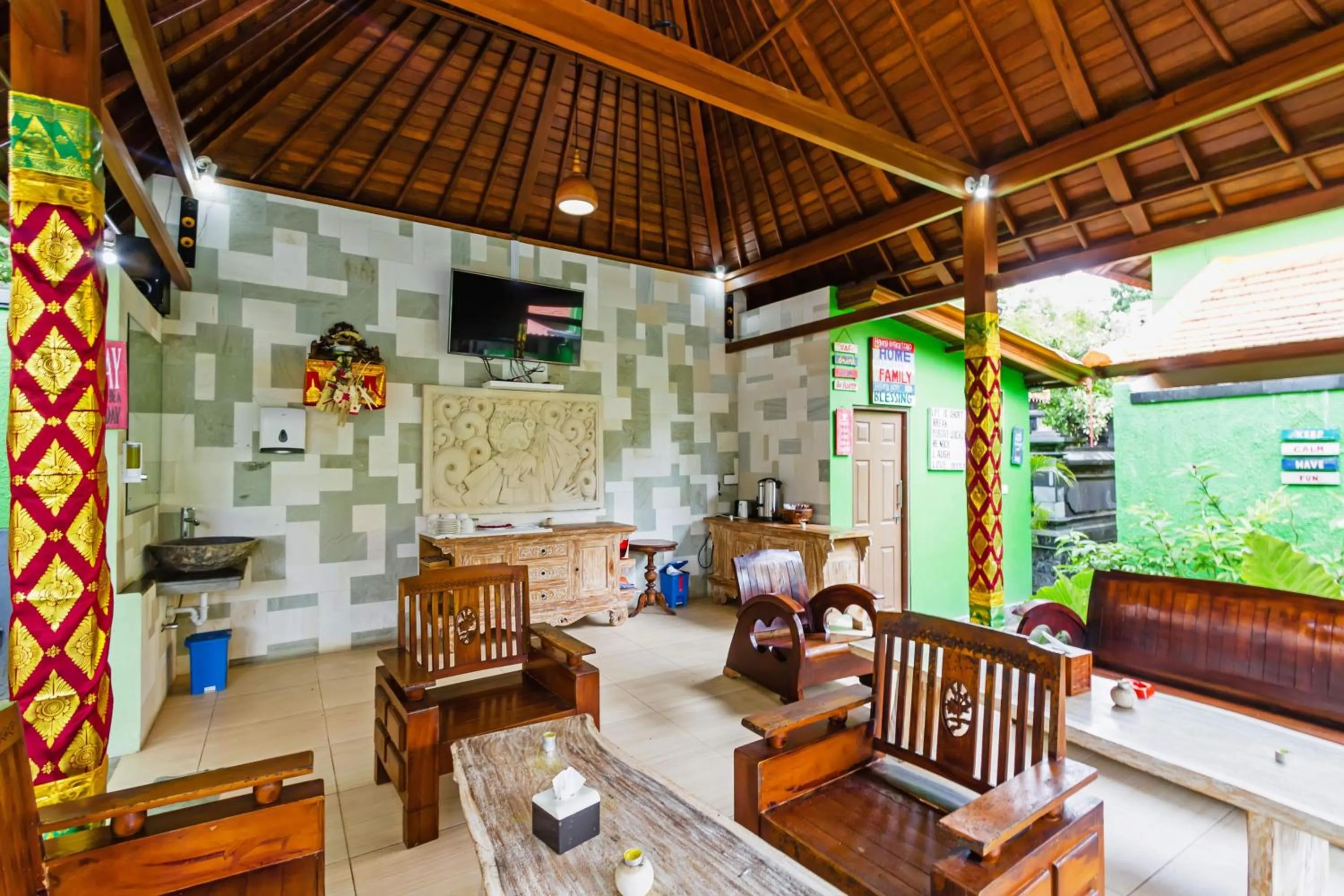Restaurant/places to eat in Lembongan Hostel
