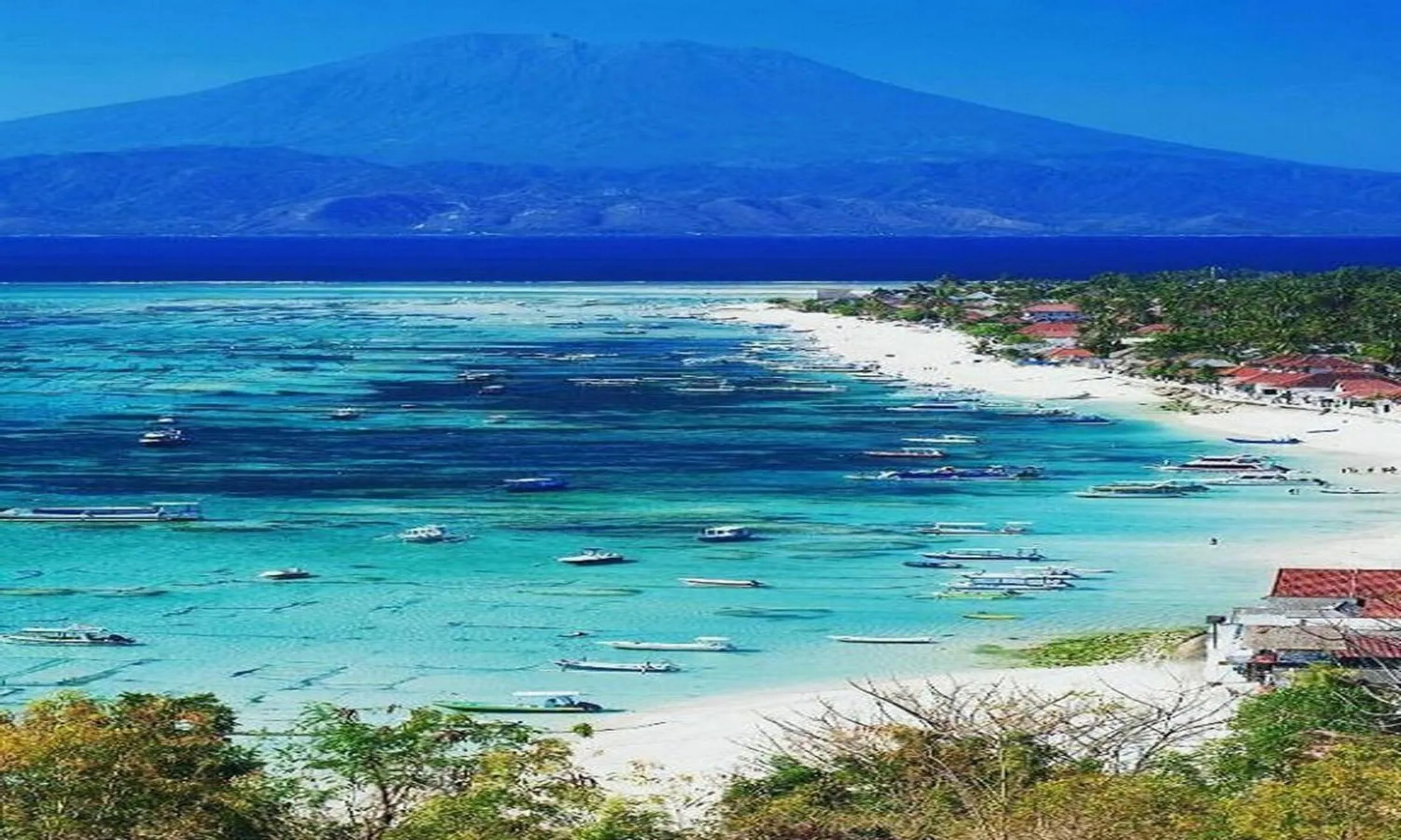 Beach in Lembongan Hostel