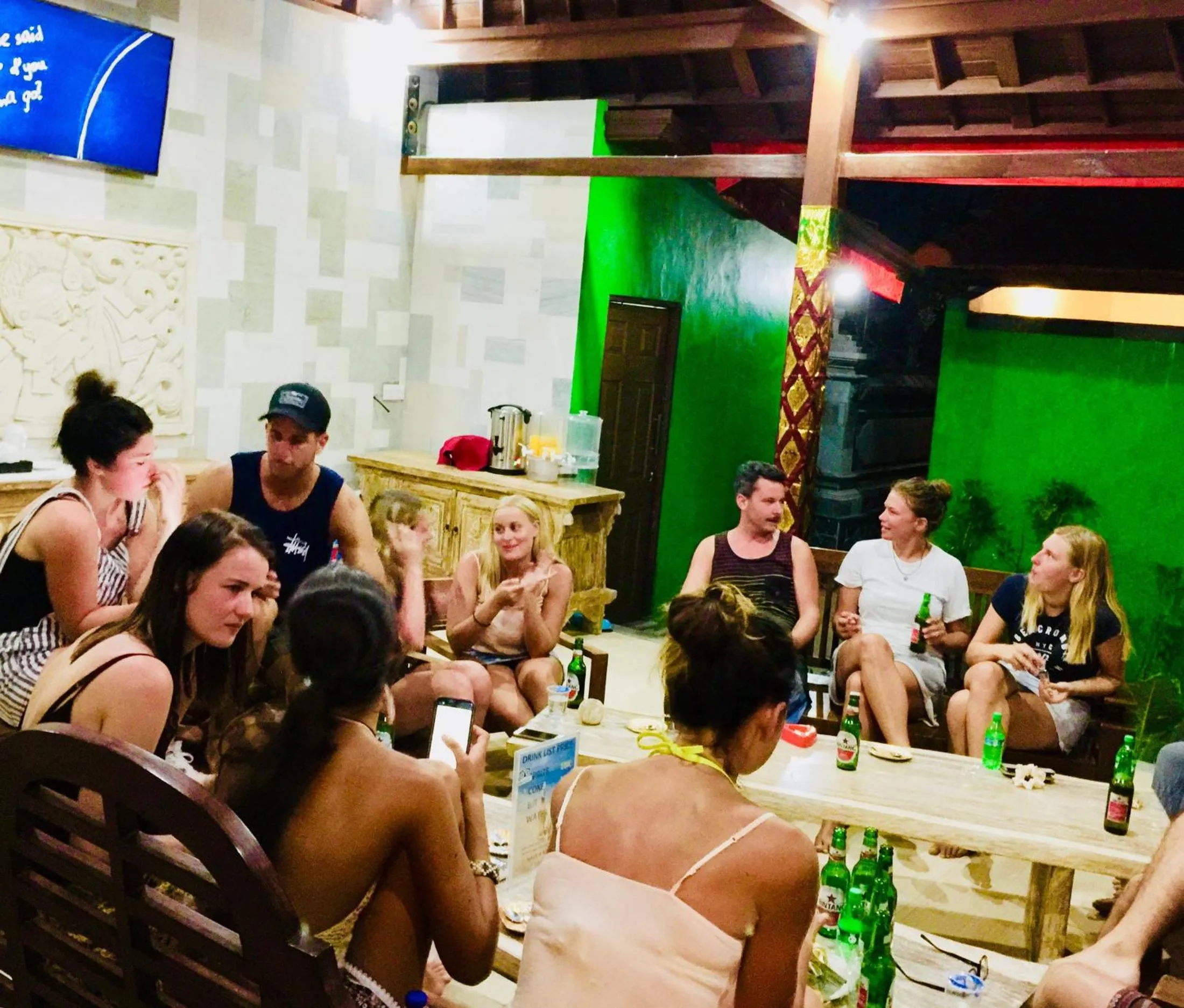 Communal lounge/ TV room in Lembongan Hostel