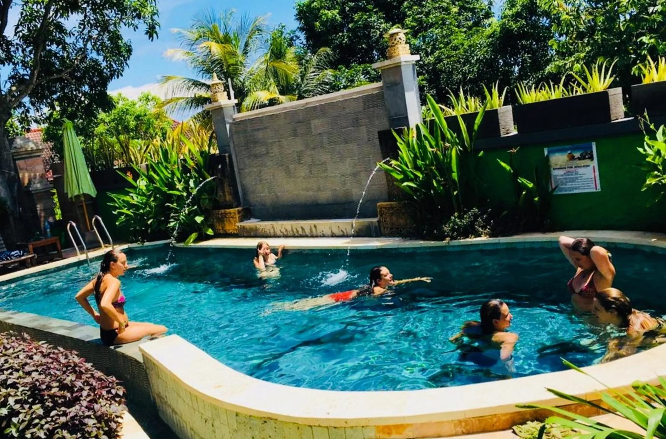 Swimming pool in Lembongan Hostel