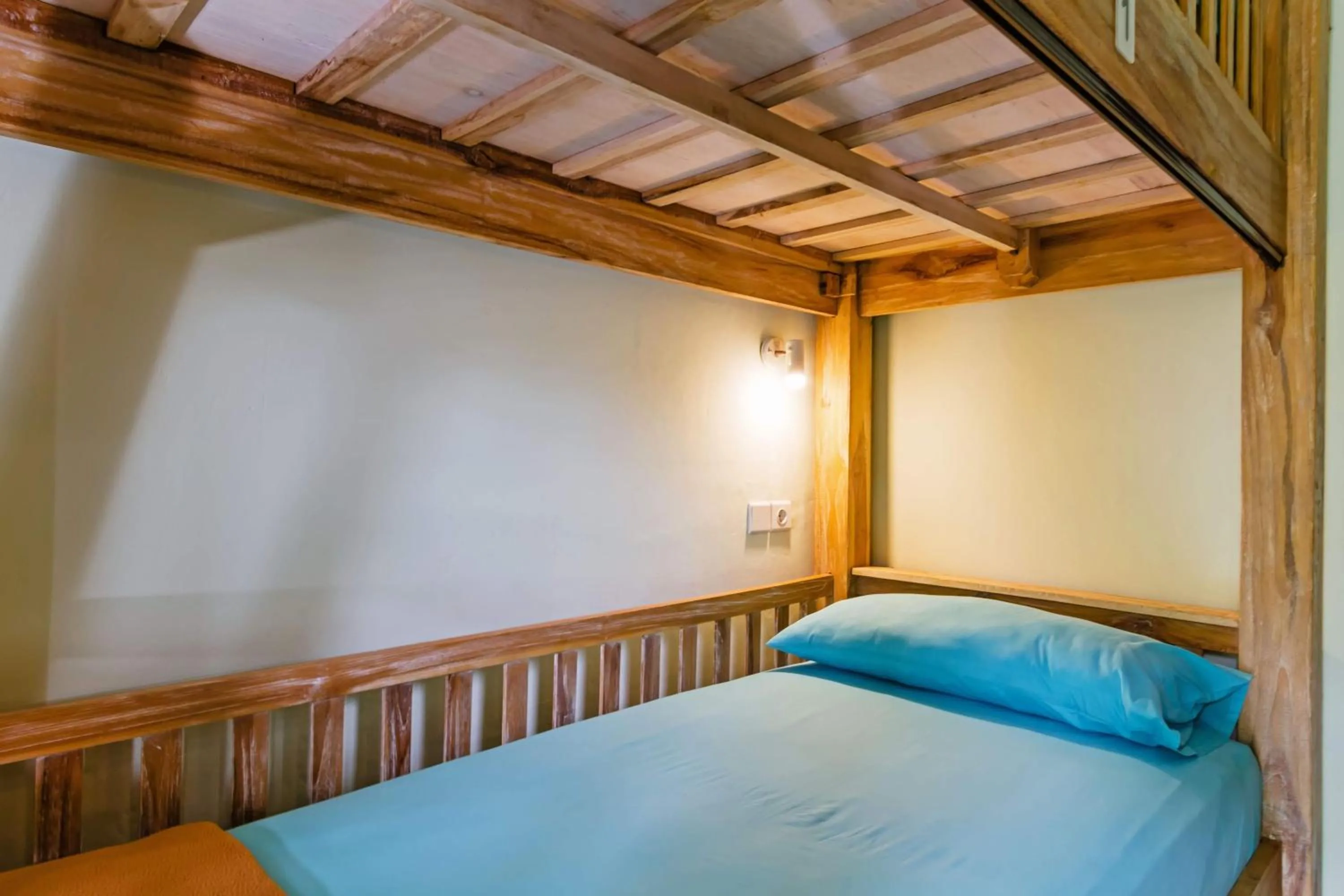 bunk bed, Bed in Lembongan Hostel