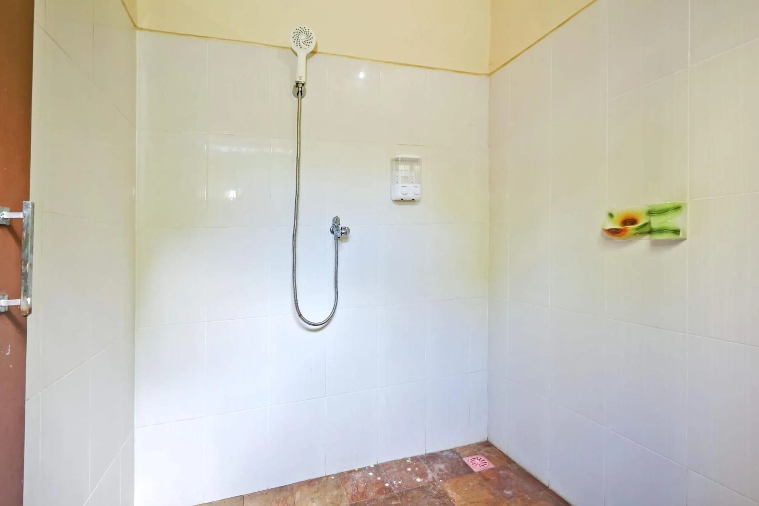 Bathroom in Lembongan Hostel