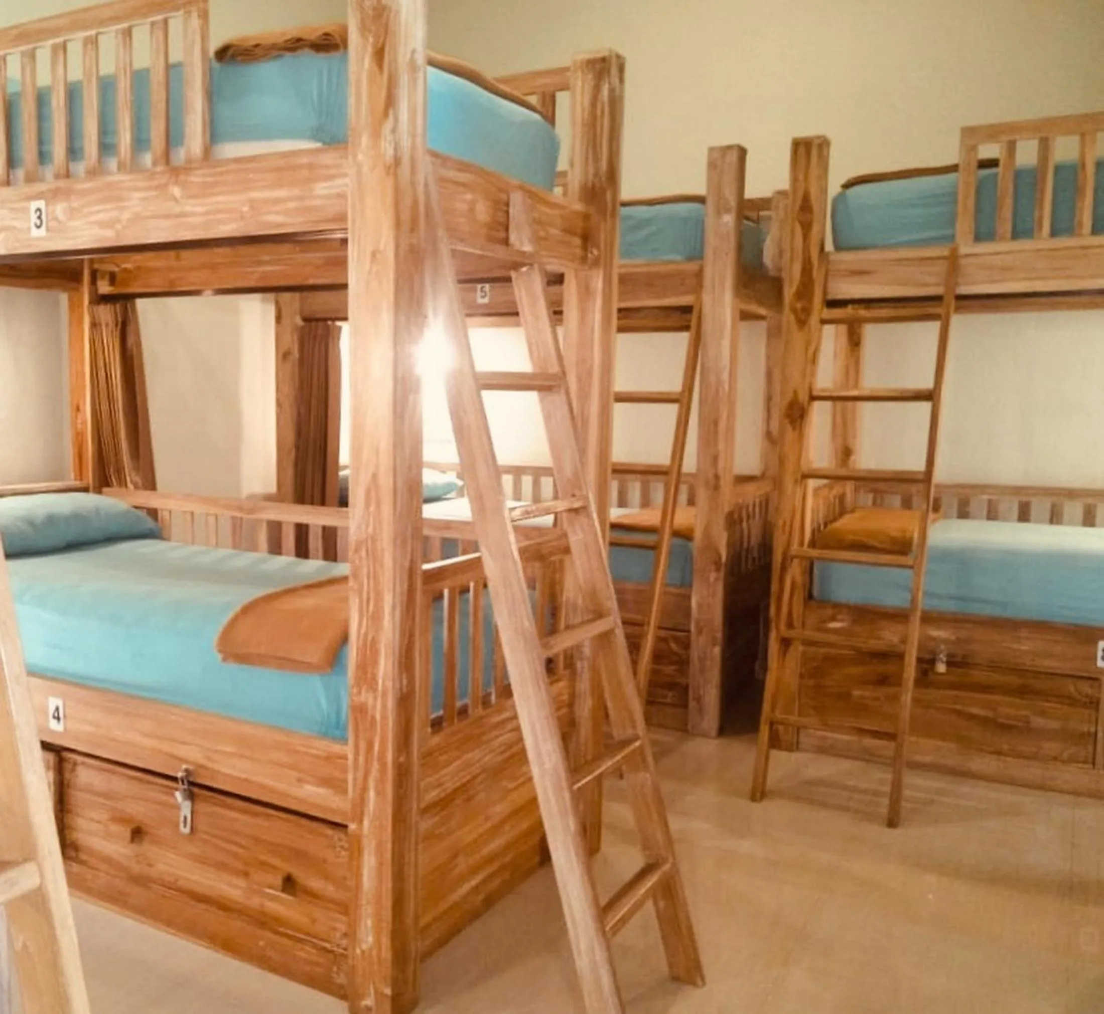 Floor plan, Bed in Lembongan Hostel