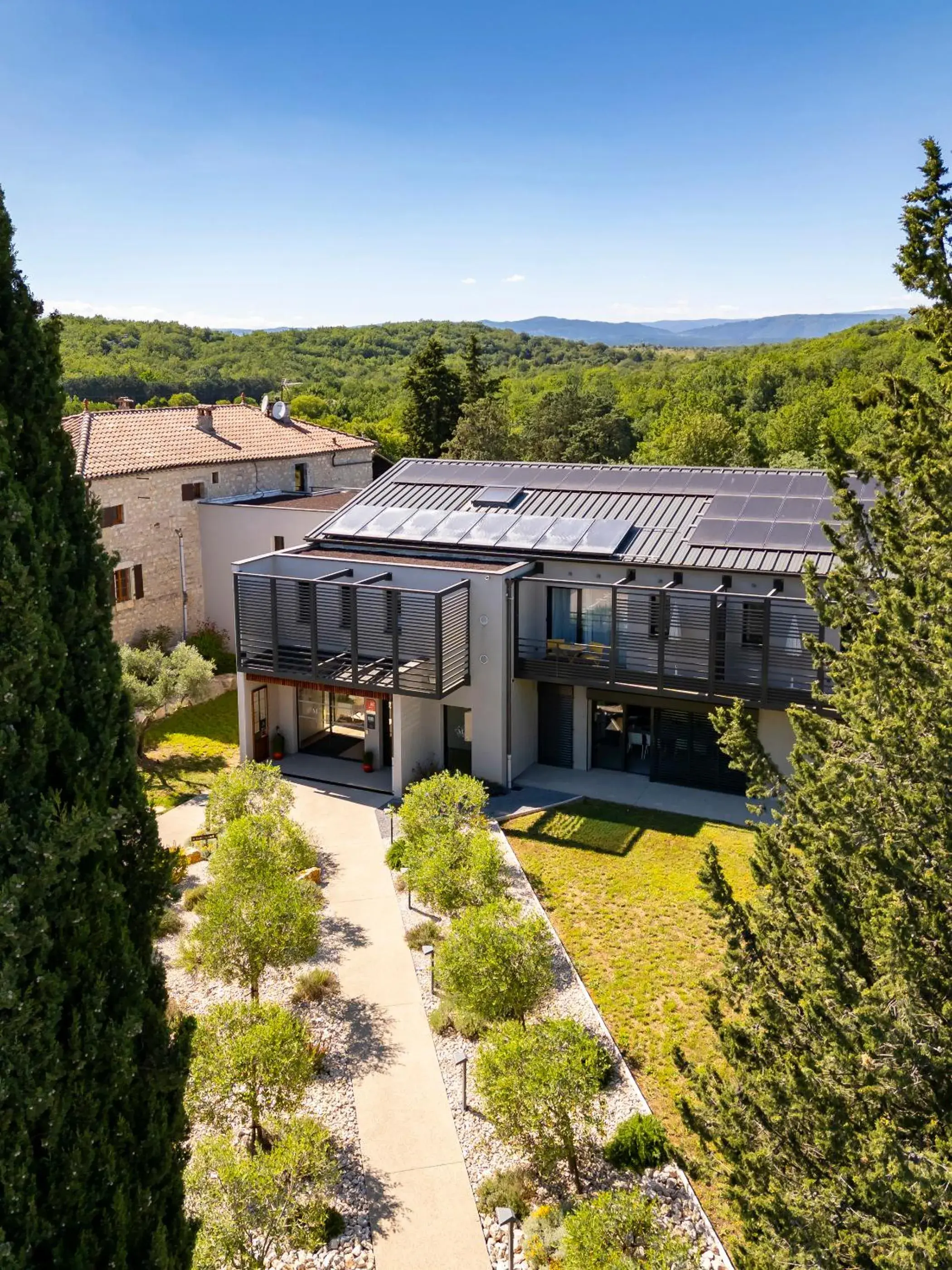 Property building in Logis Auberge Les Murets Hotel Restaurant Spa Property building in Logis Auberge Les Murets Hotel Restaurant Spa