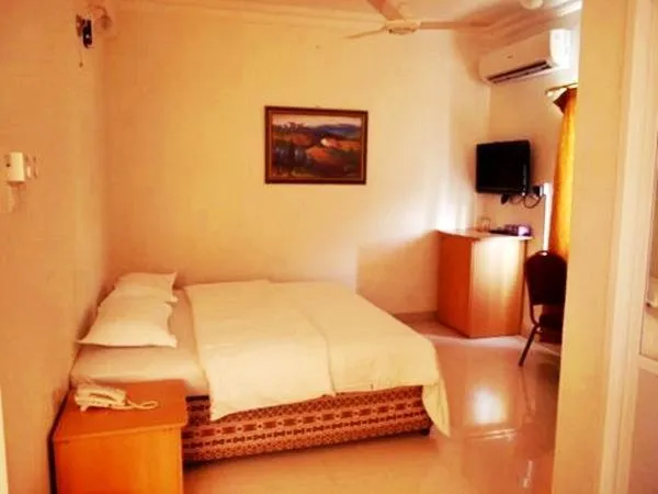 Bedroom, Bed in Plaza Hotel