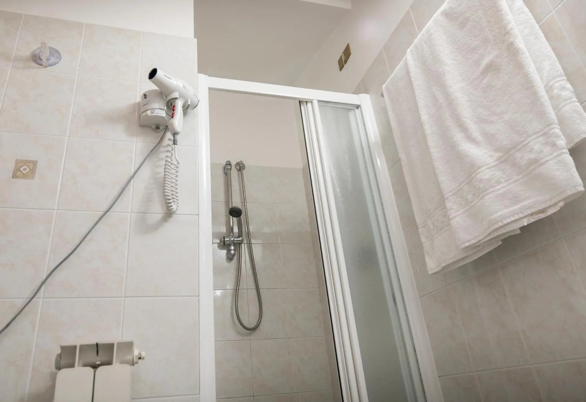 Shower in La Piaggia