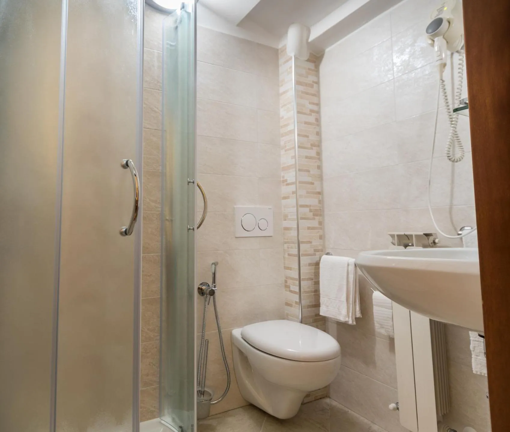 Shower in La Piaggia