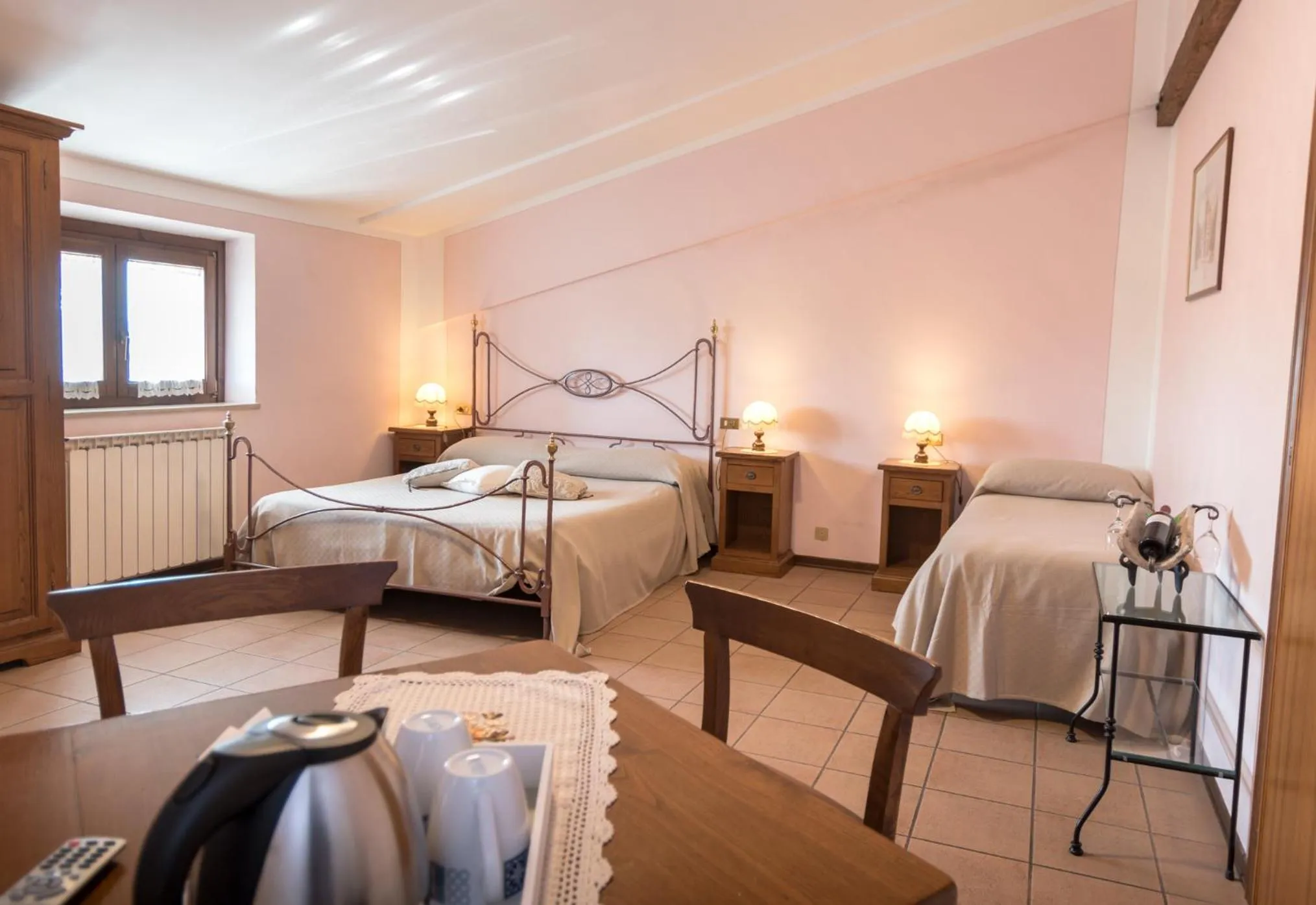 Photo of the whole room, Bed in La Piaggia