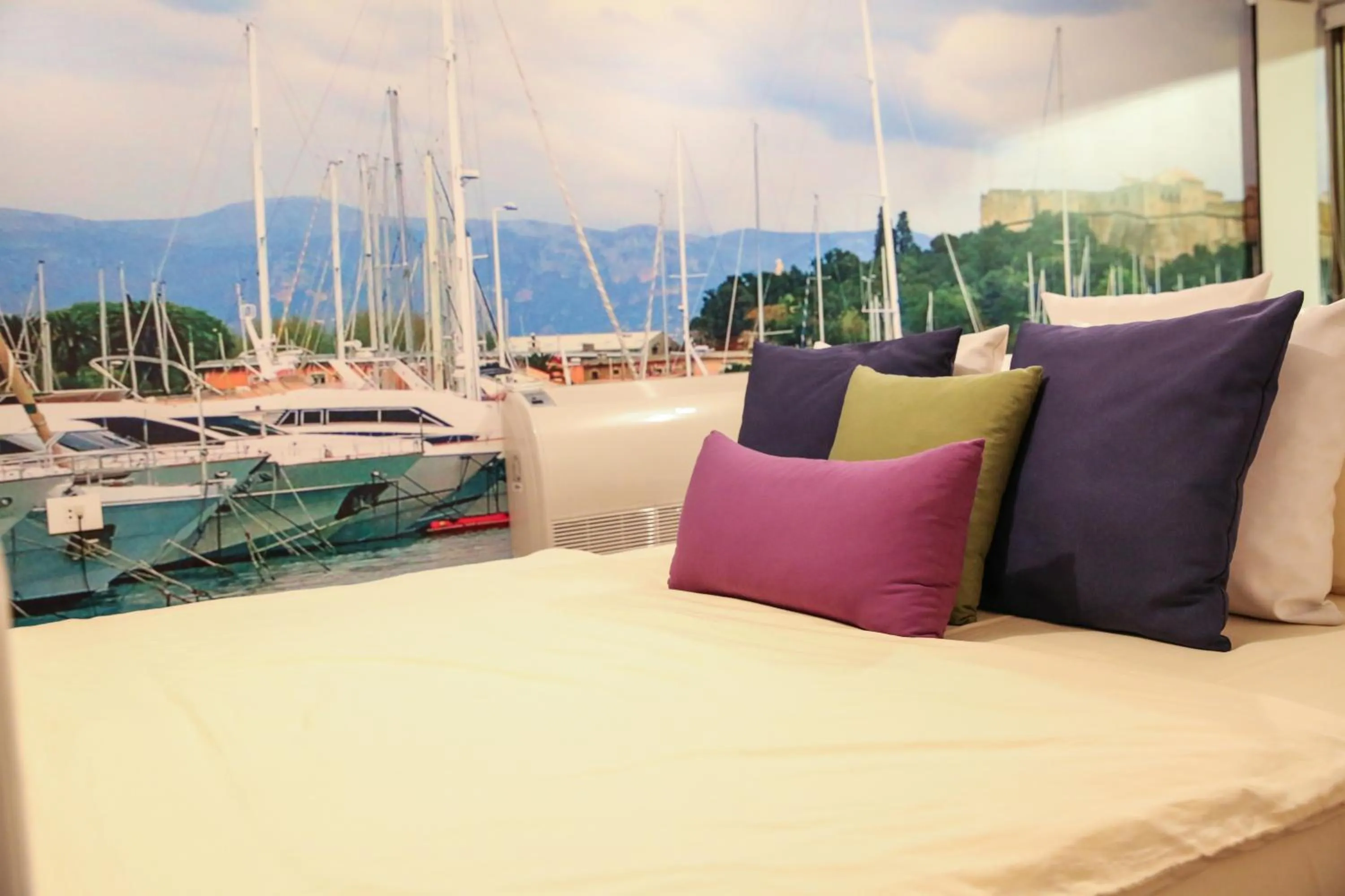 Bedroom, Bed in Four Seasons Halat