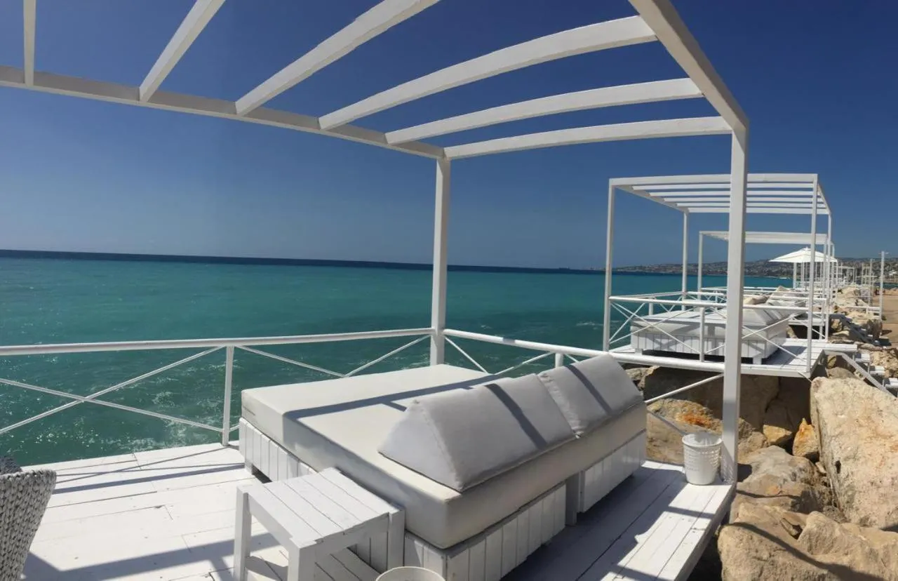 Day in Four Seasons Halat