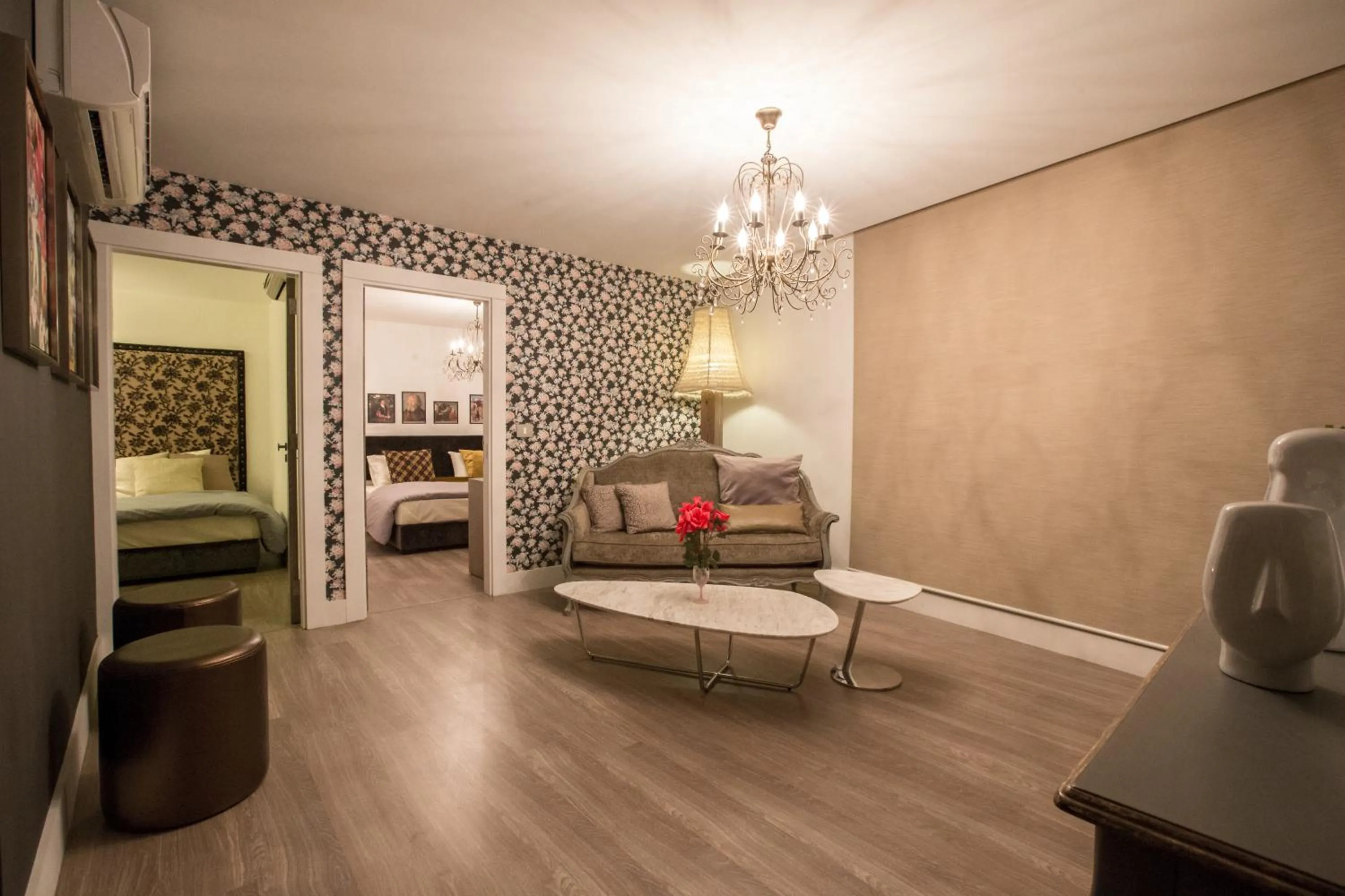 Bed in Four Seasons Halat