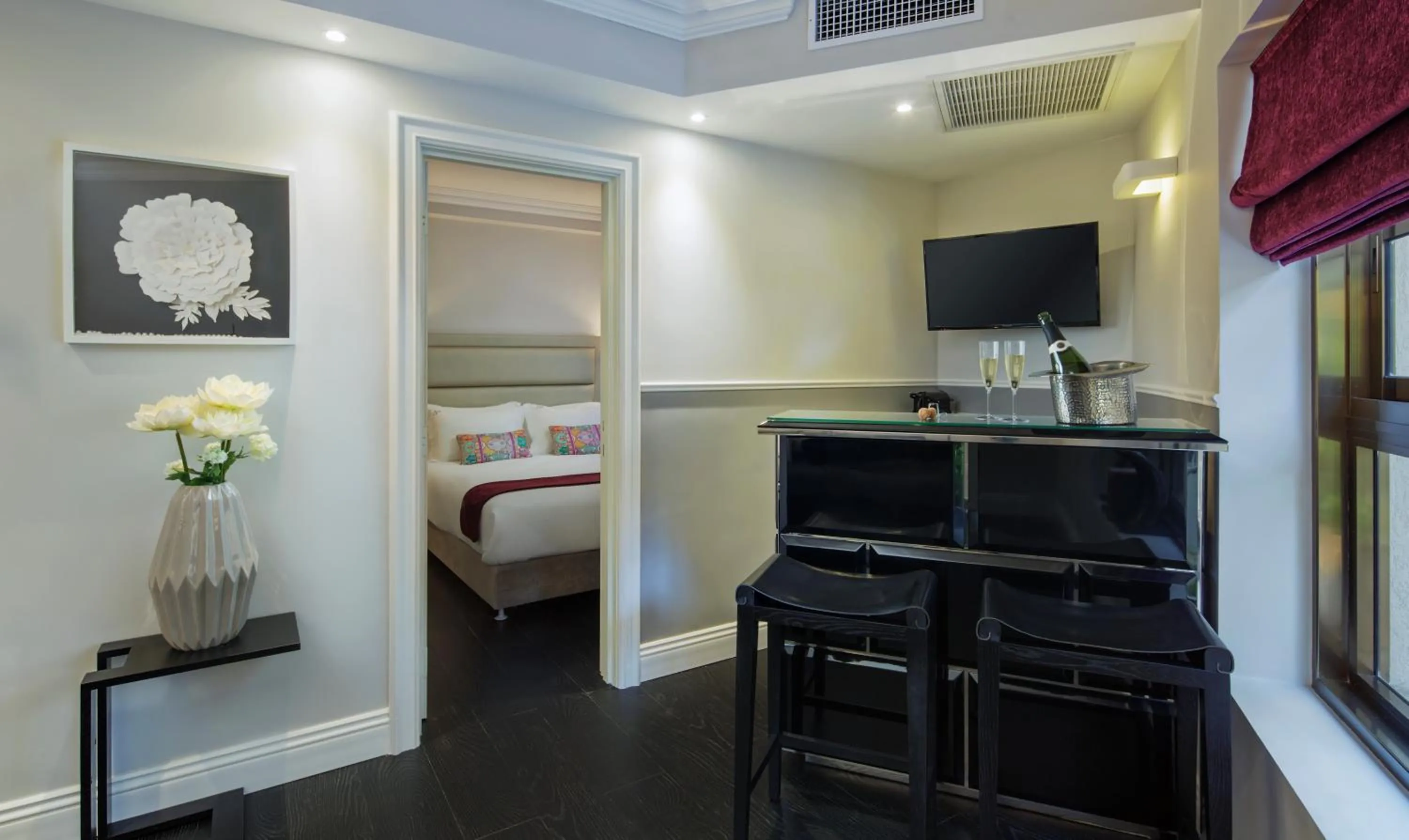 Living room, Bed in A23 Boutique Hotel