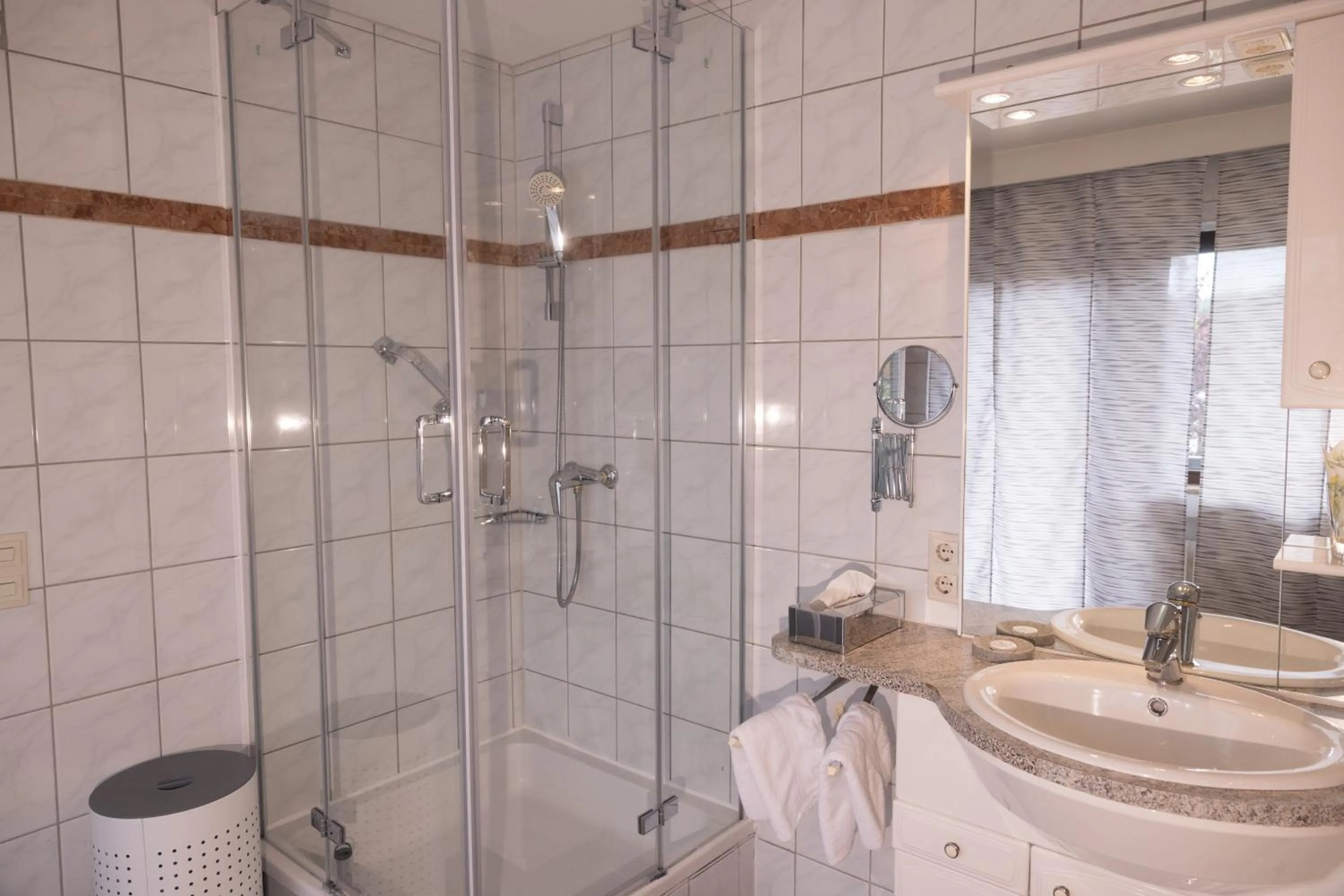 Shower in Hotel Breitenbacher Hof