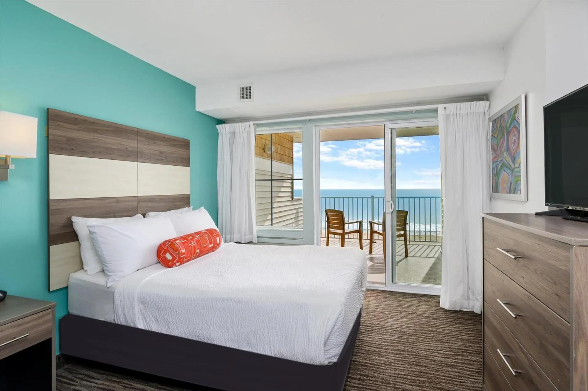 Photo of the whole room, Bed in Monte Carlo Boardwalk / Oceanfront Ocean City