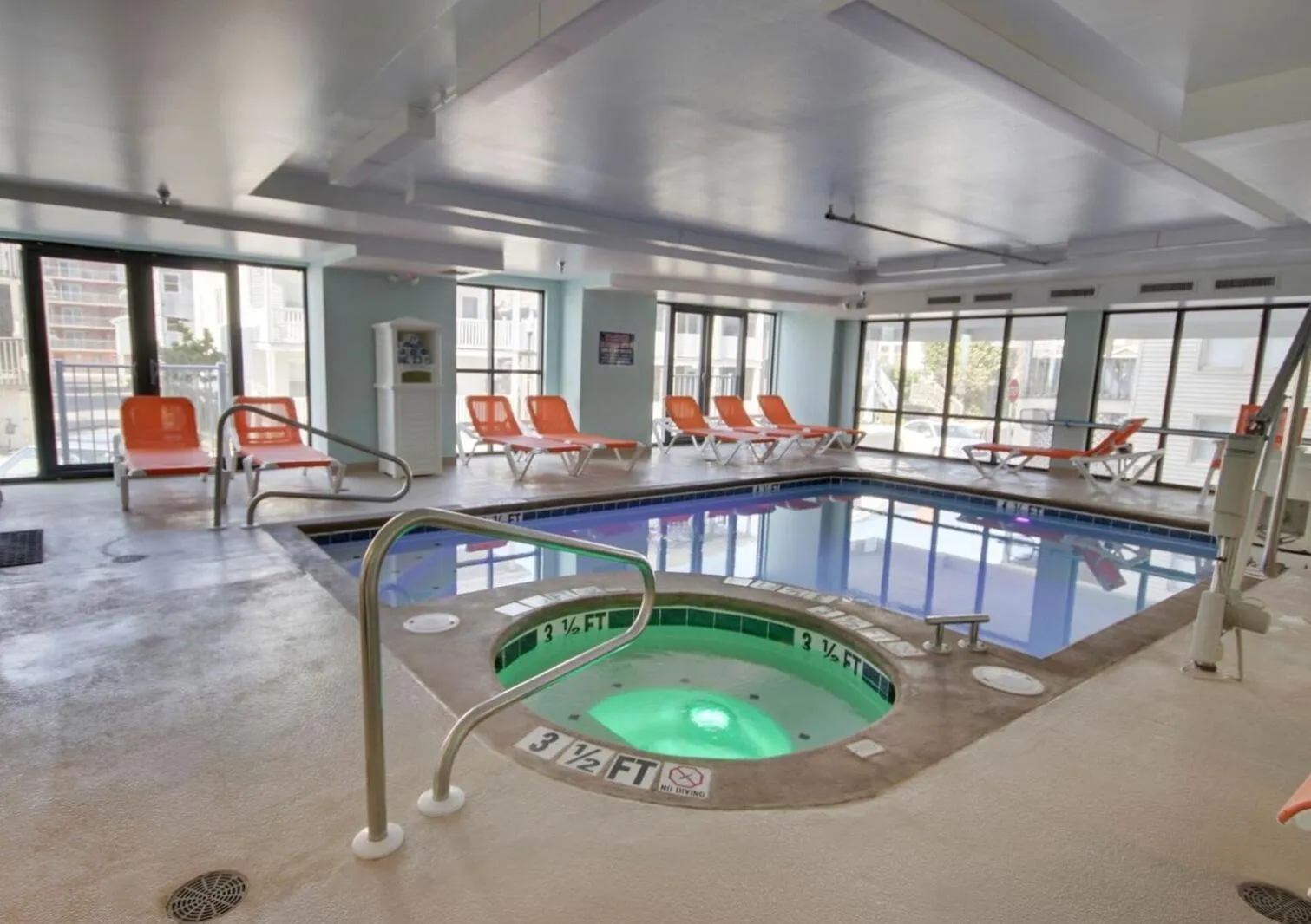 Swimming pool in Monte Carlo Boardwalk / Oceanfront Ocean City