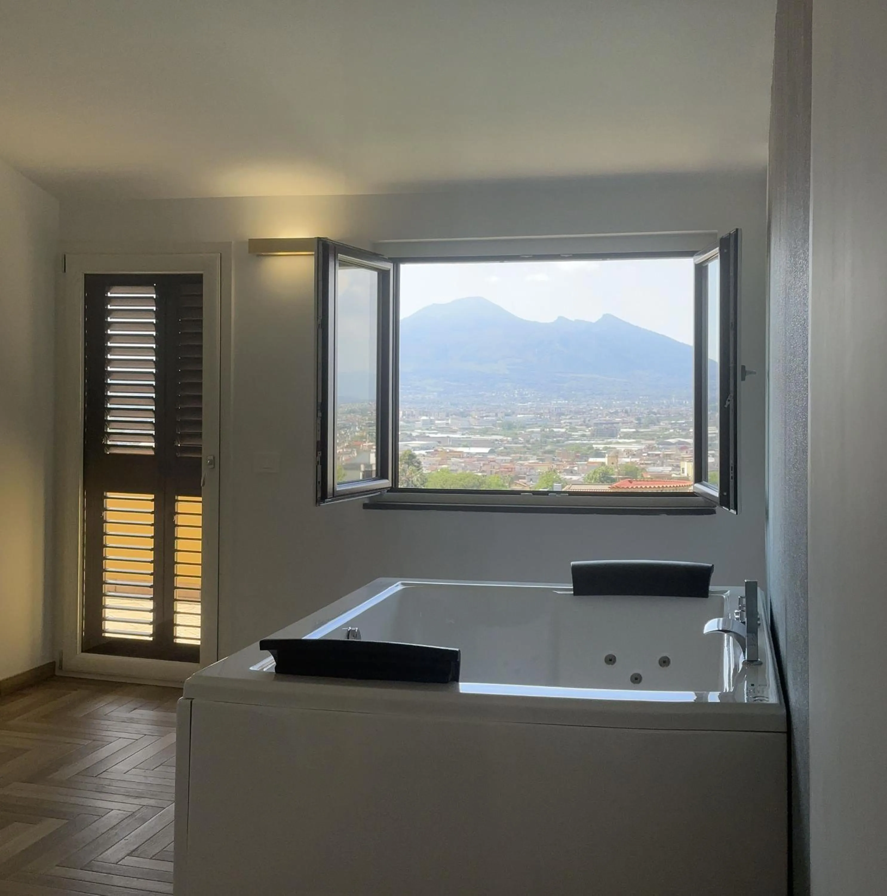 Hot Tub in Villa C Luxury Estate