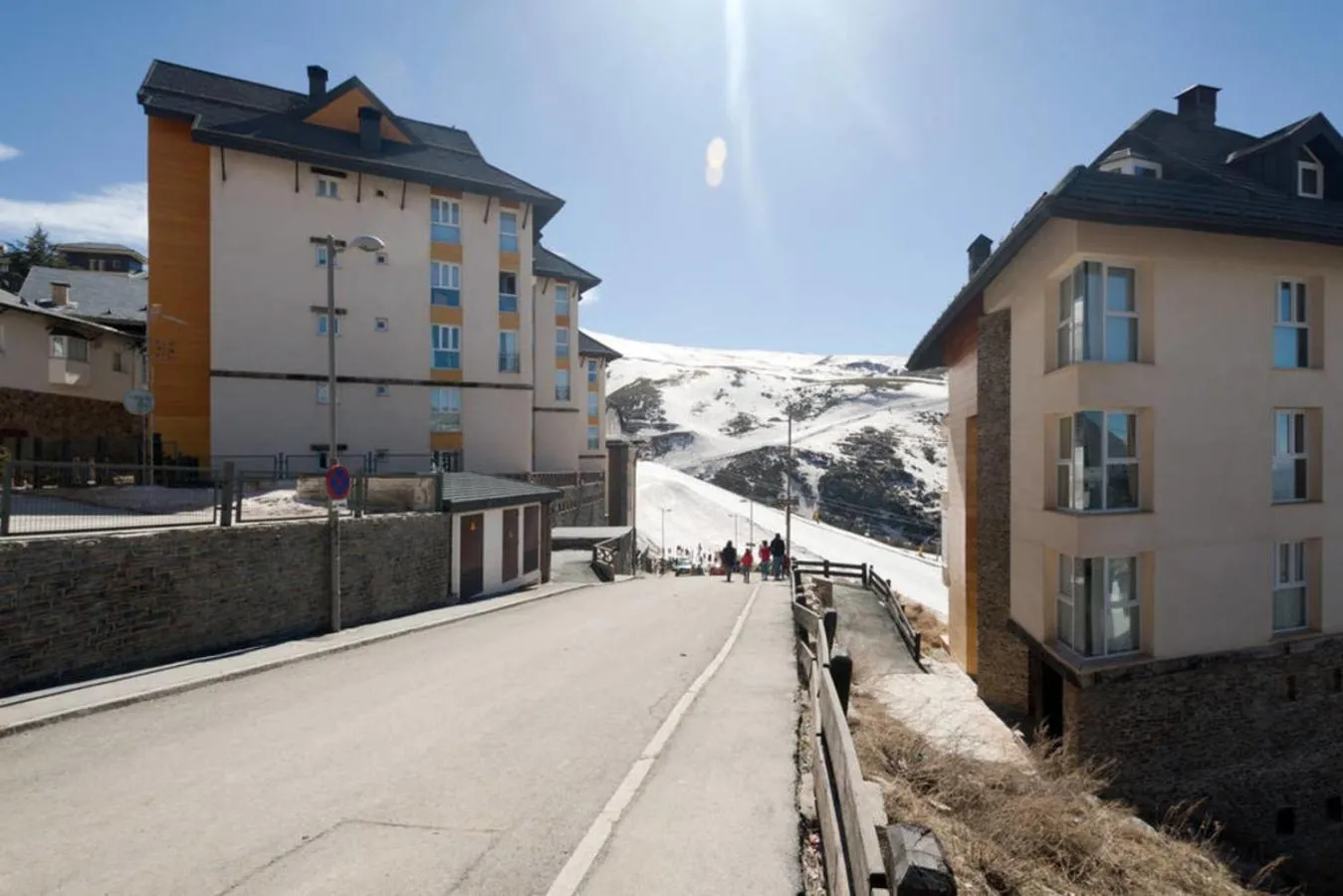 Property building in Apartamento Deluxe a Pie de Pista Miramar Ski