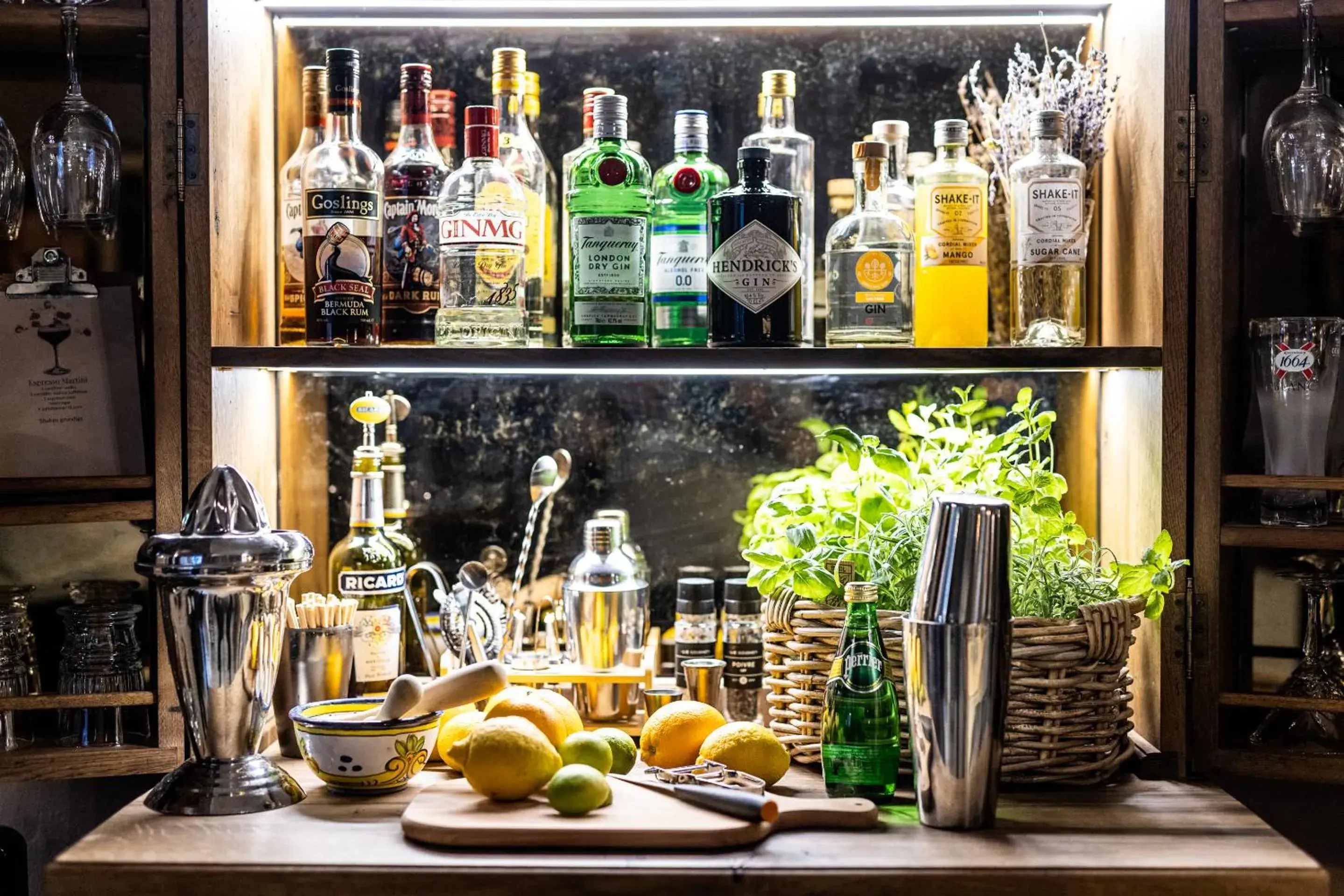 Lounge or bar in Villa Provence Lounge or bar in Villa Provence