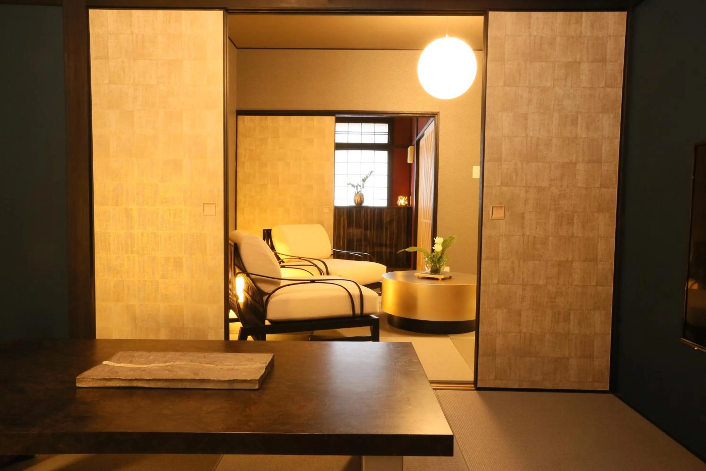 Dining area, Bed in Hosta Nijo Aoi