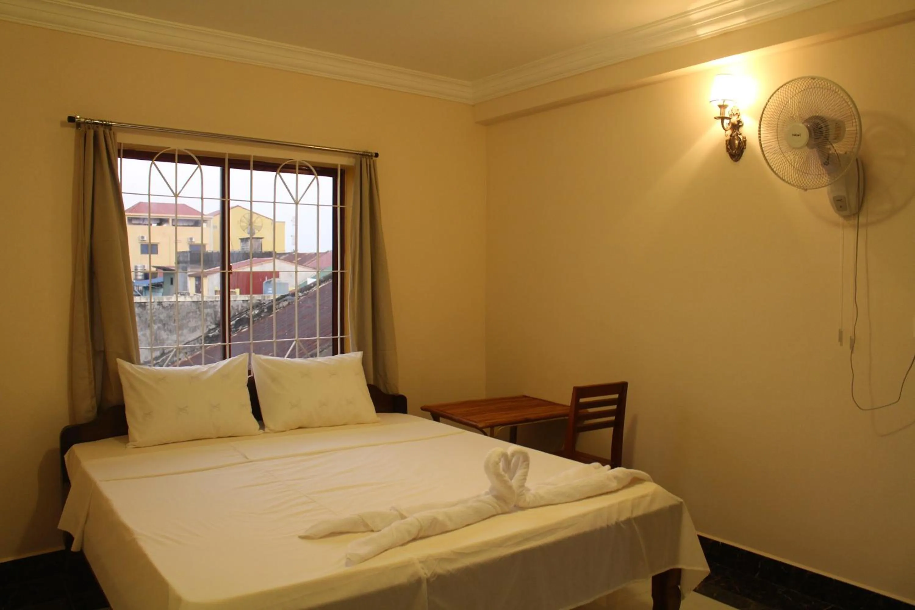 Photo of the whole room, Bed in Good Morning Kampot