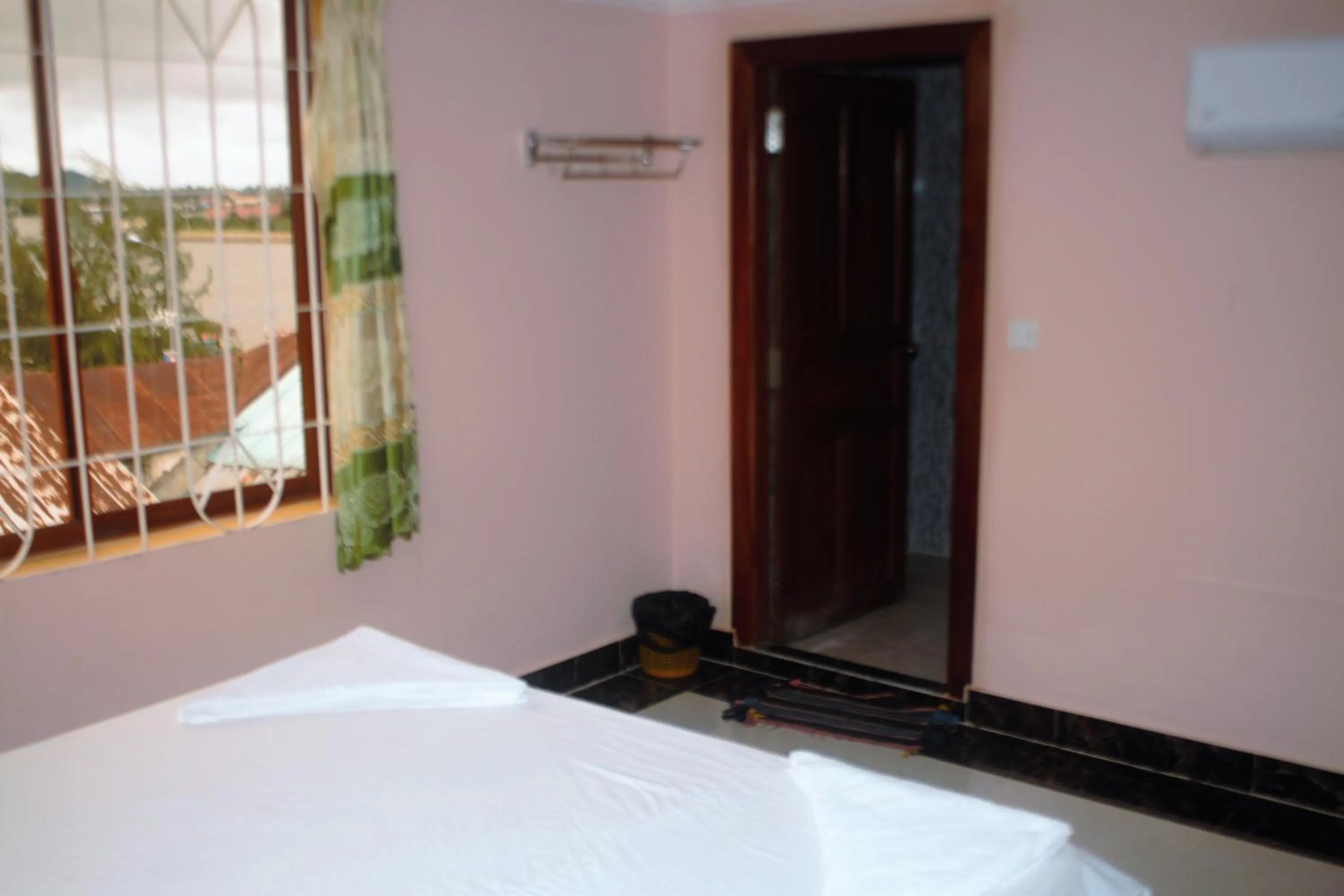 Photo of the whole room, Bed in Good Morning Kampot