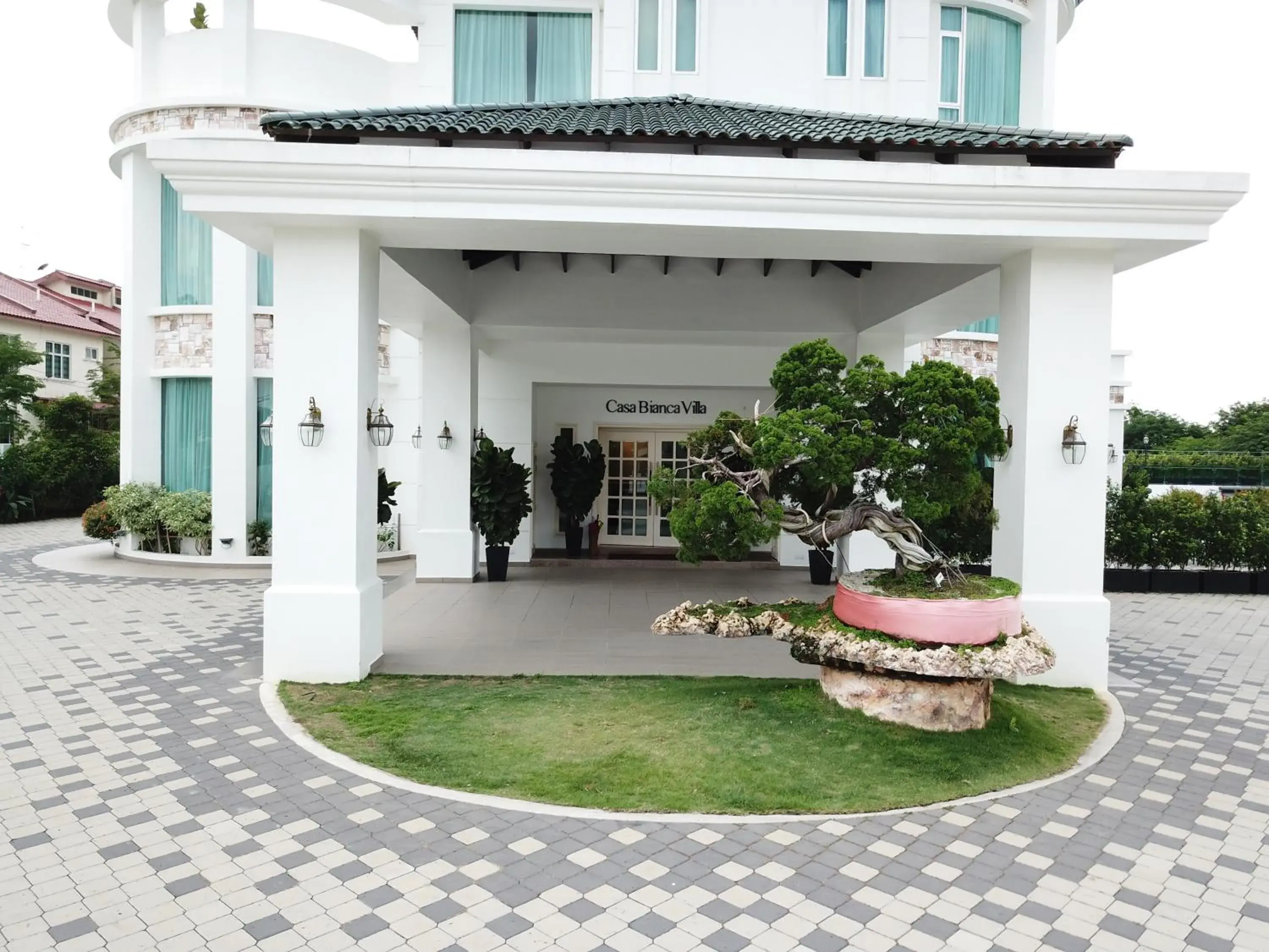 Facade/entrance in Casa Bianca Facade/entrance in Casa Bianca