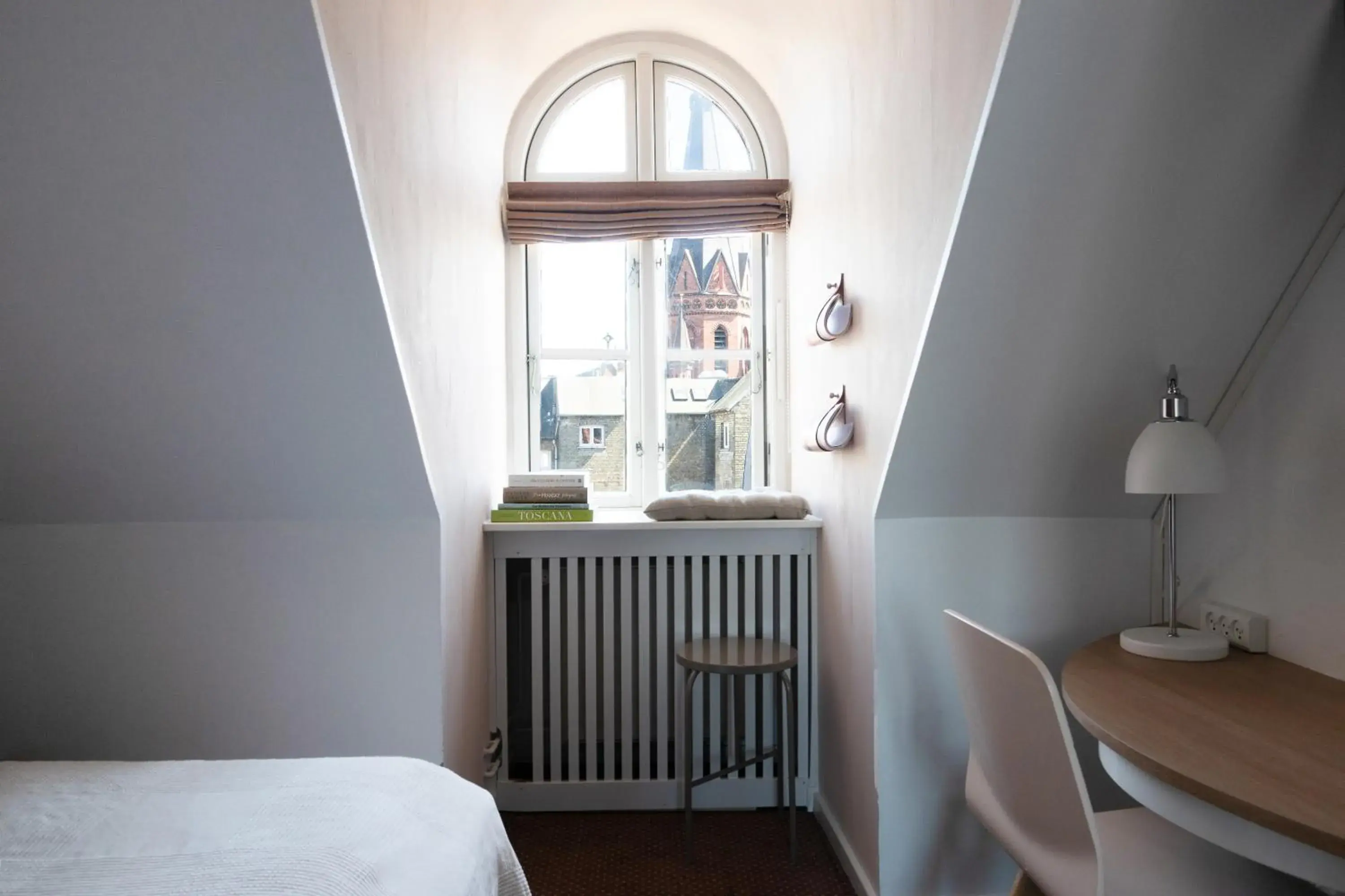 Bedroom, Bed in Savoy Hotel Bedroom, Bed in Savoy Hotel