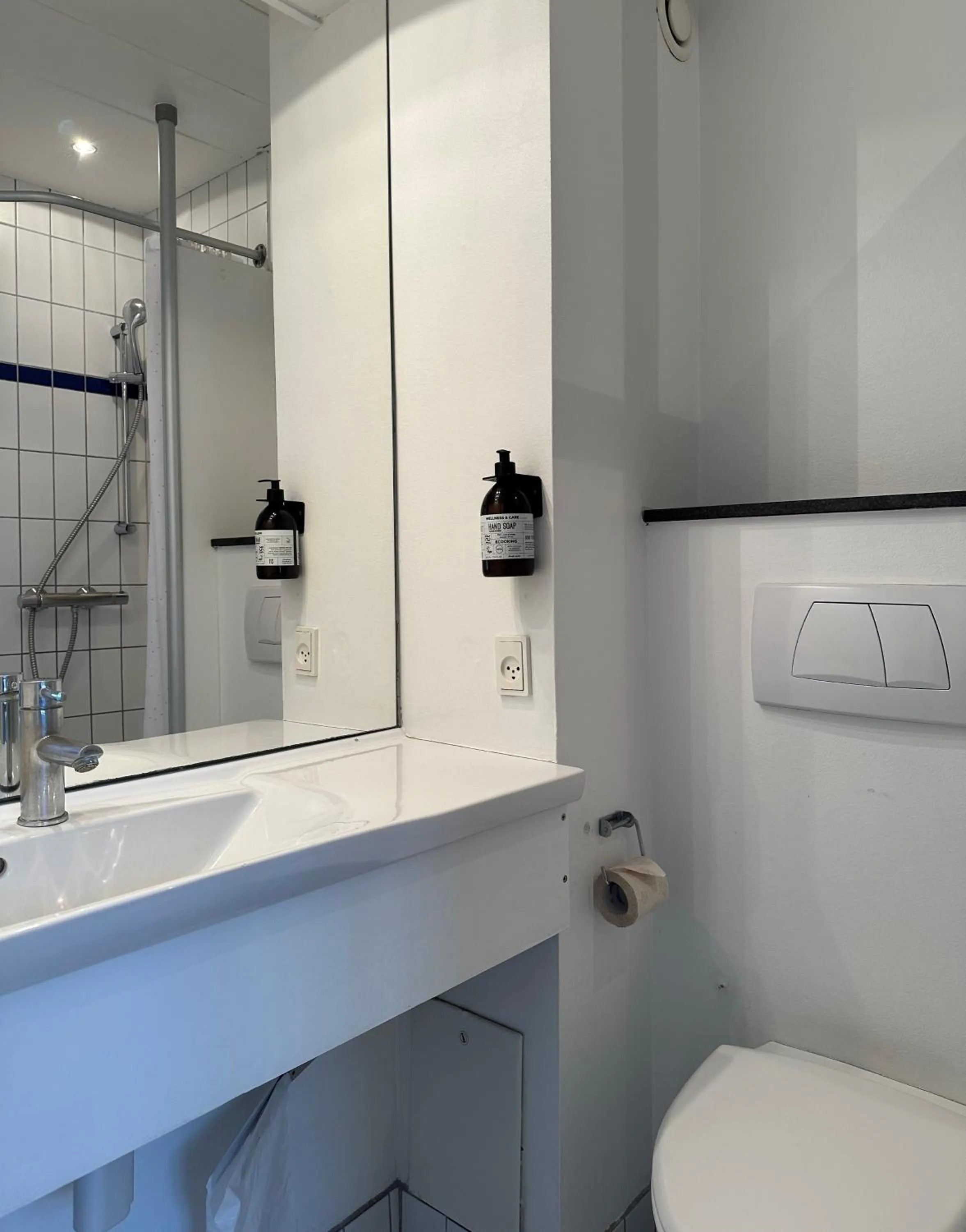 Shower in Savoy Hotel