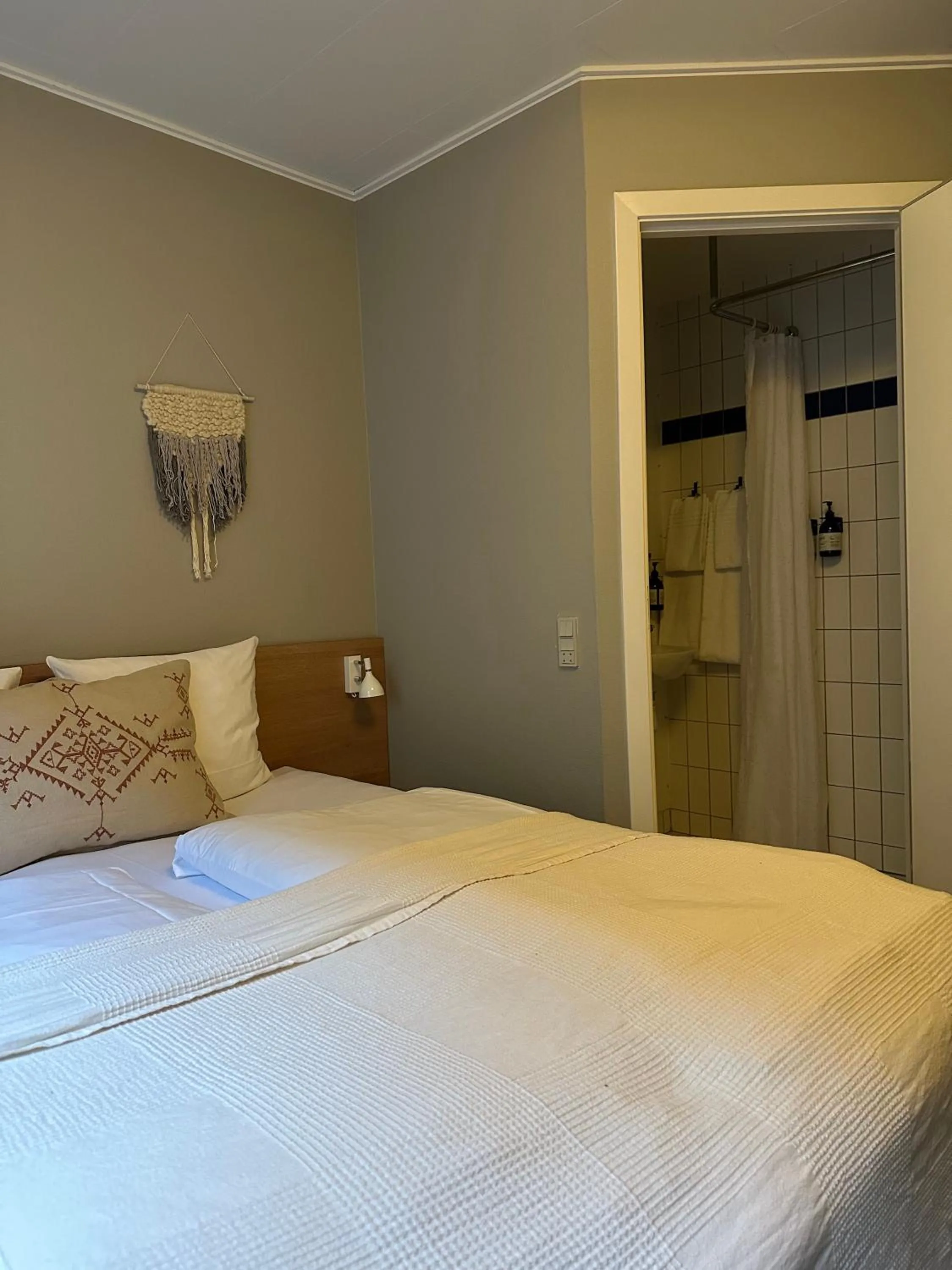 Toilet, Bed in Savoy Hotel