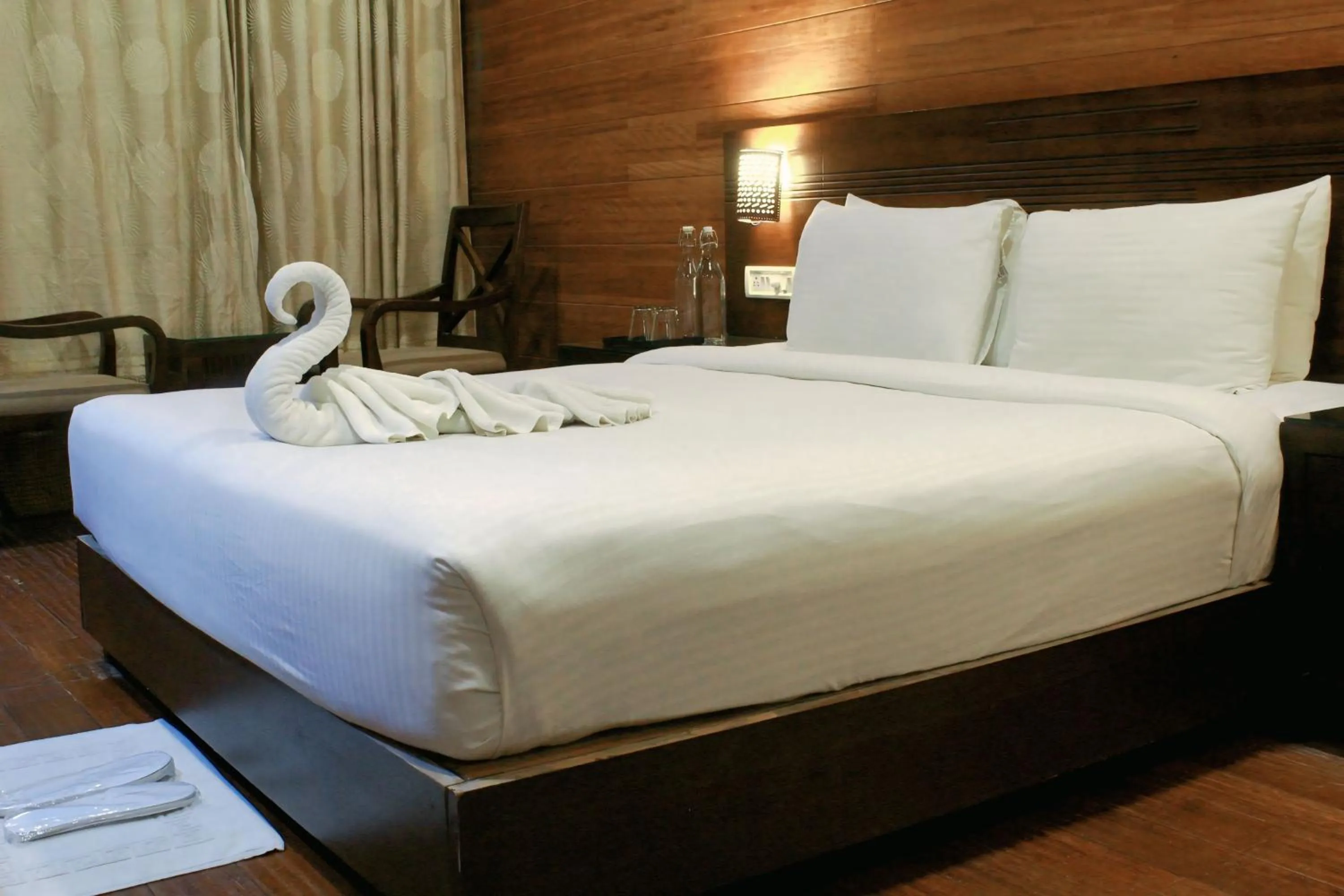 Bed in TSG Blue Resort & Spa