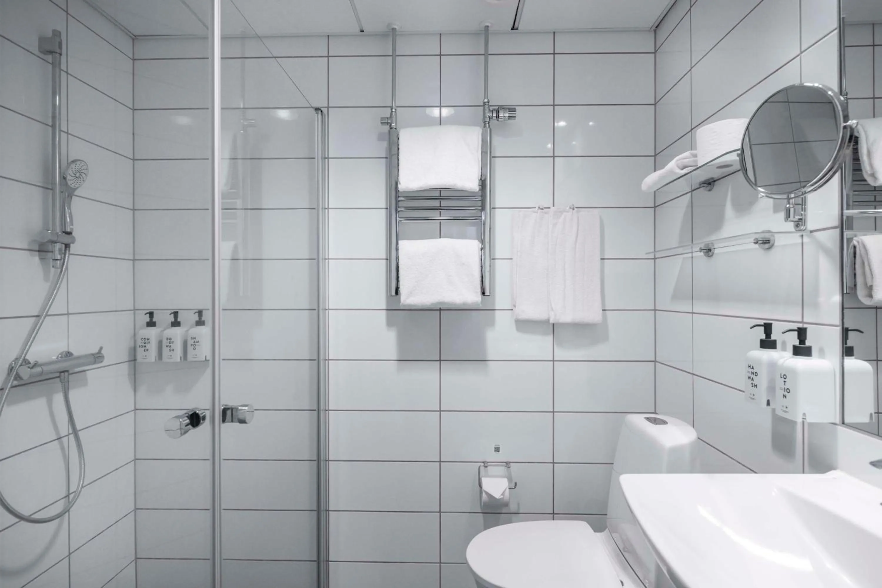 Bathroom in Scandic Webers