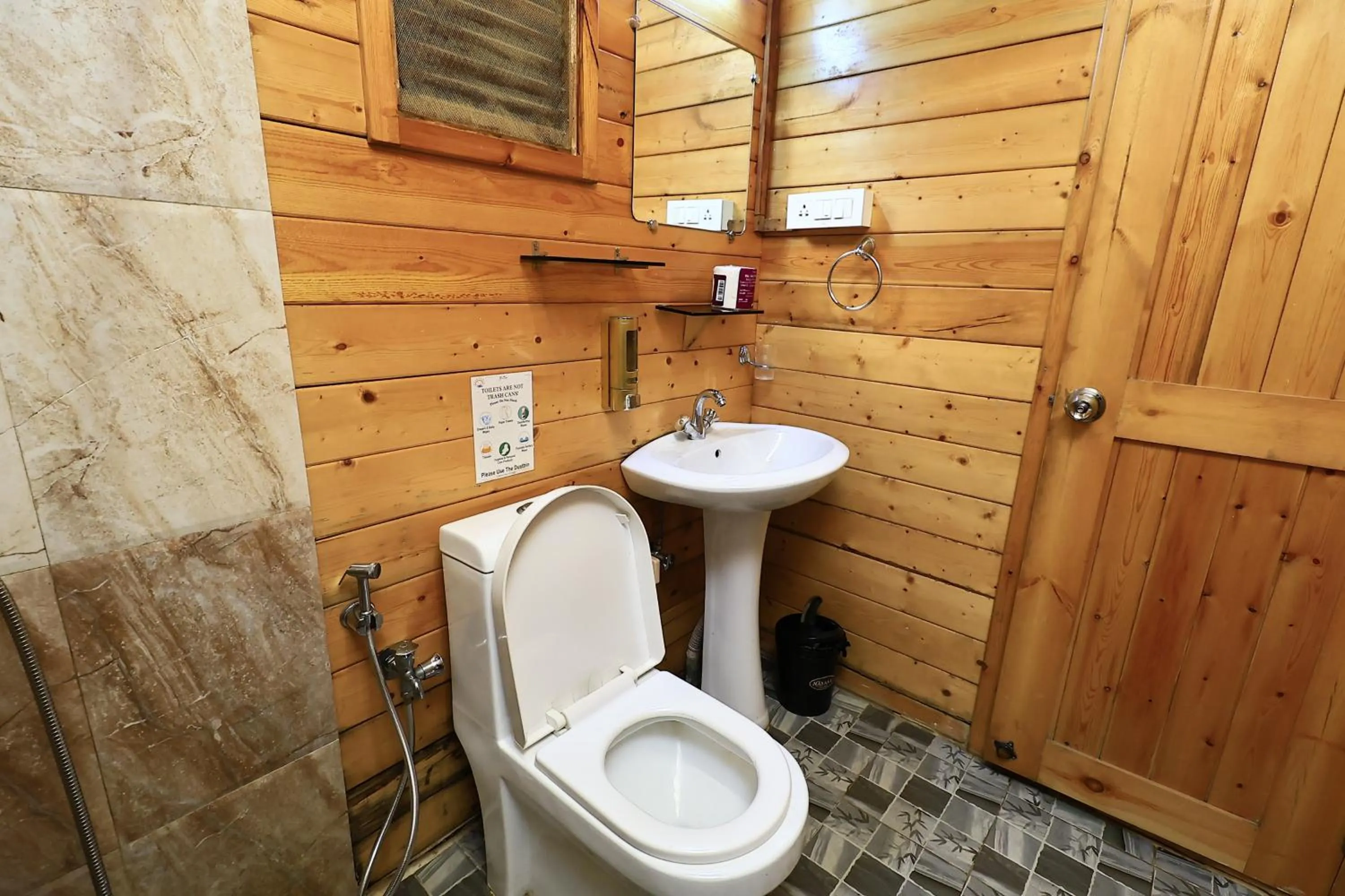 Toilet in Sal Riviera