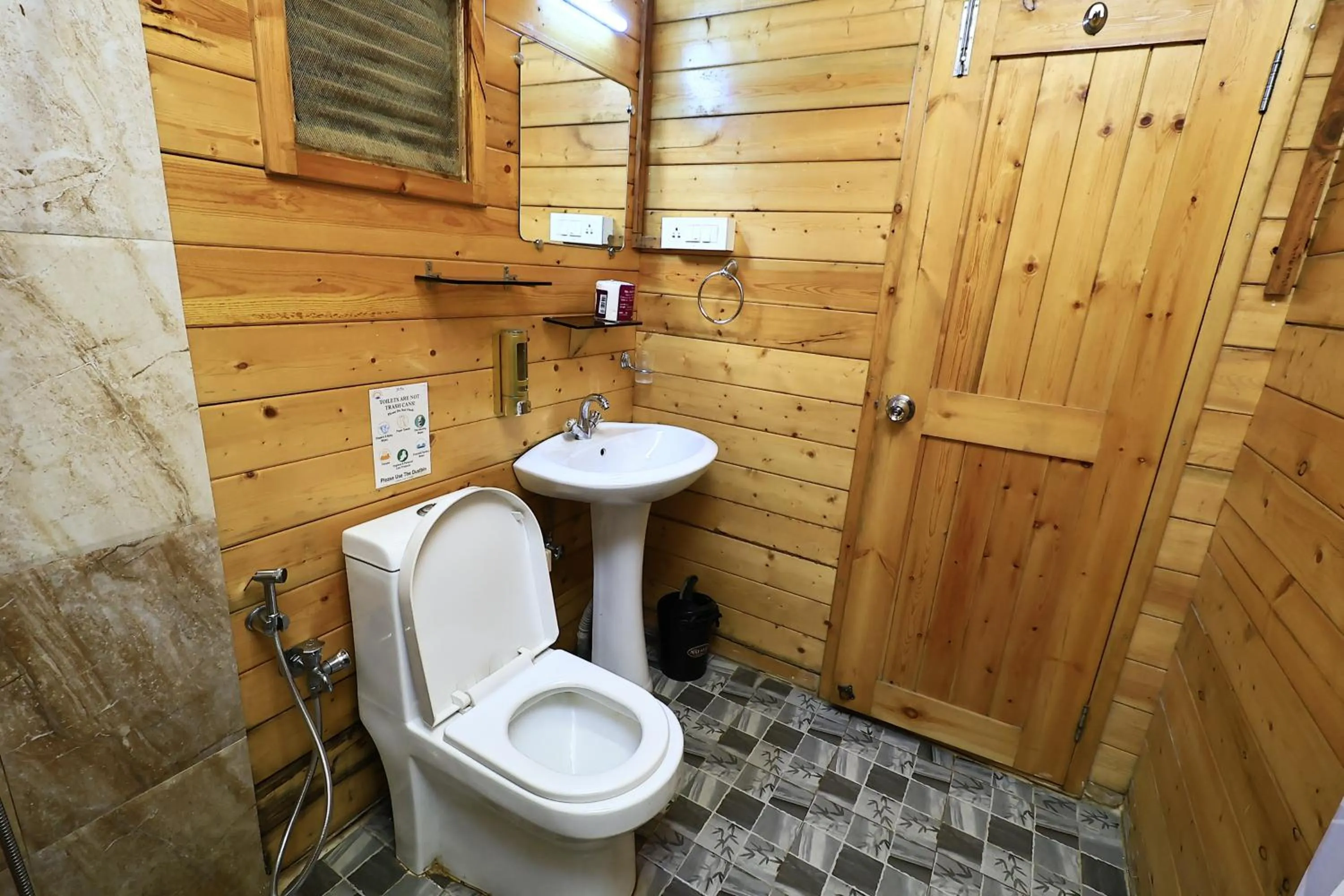 Toilet in Sal Riviera