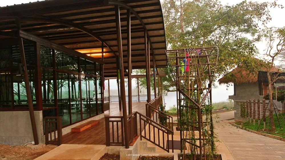 Restaurant/places to eat in Bansaeo Garden and Resort