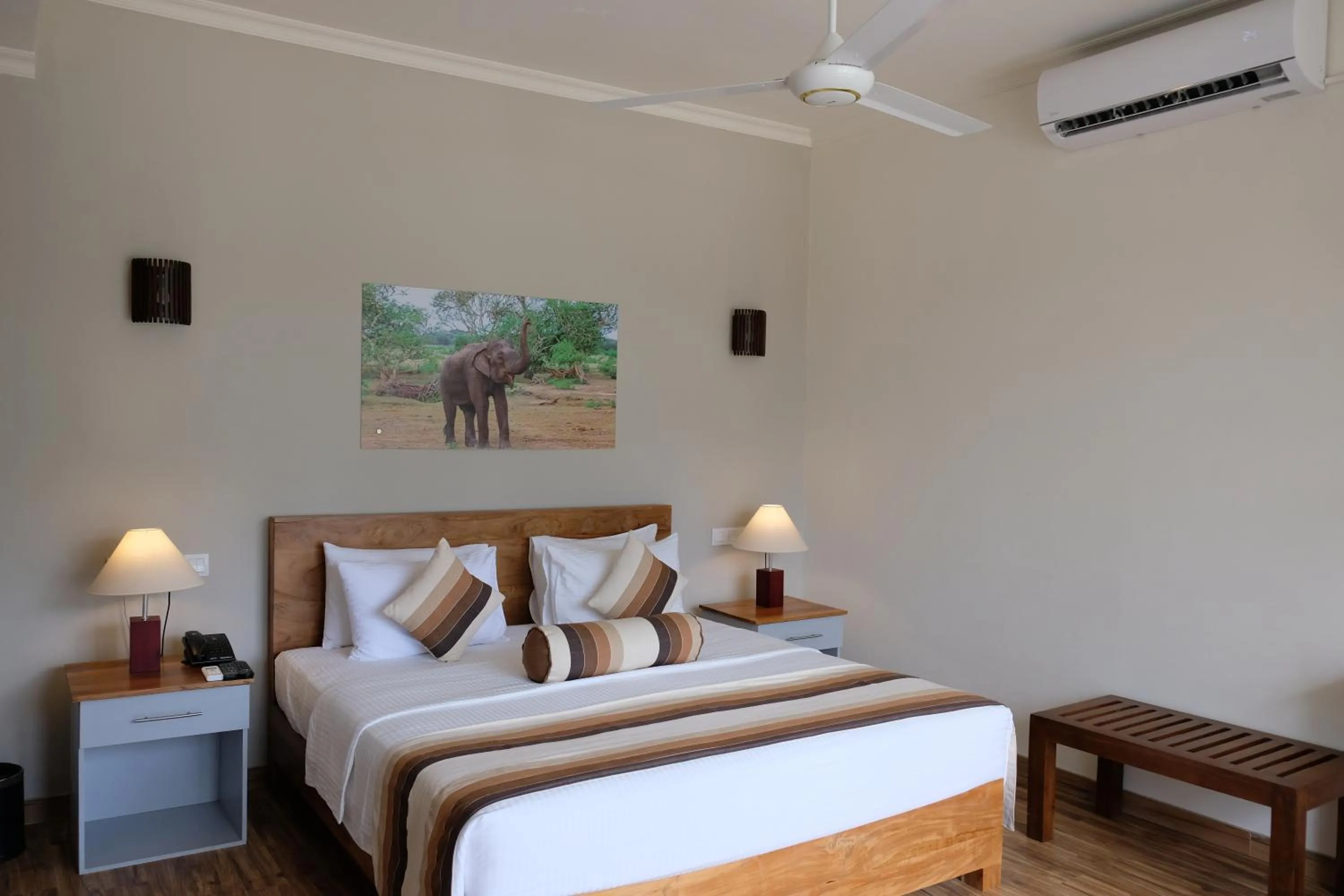 Photo of the whole room, Bed in Twenty-Two Weligambay