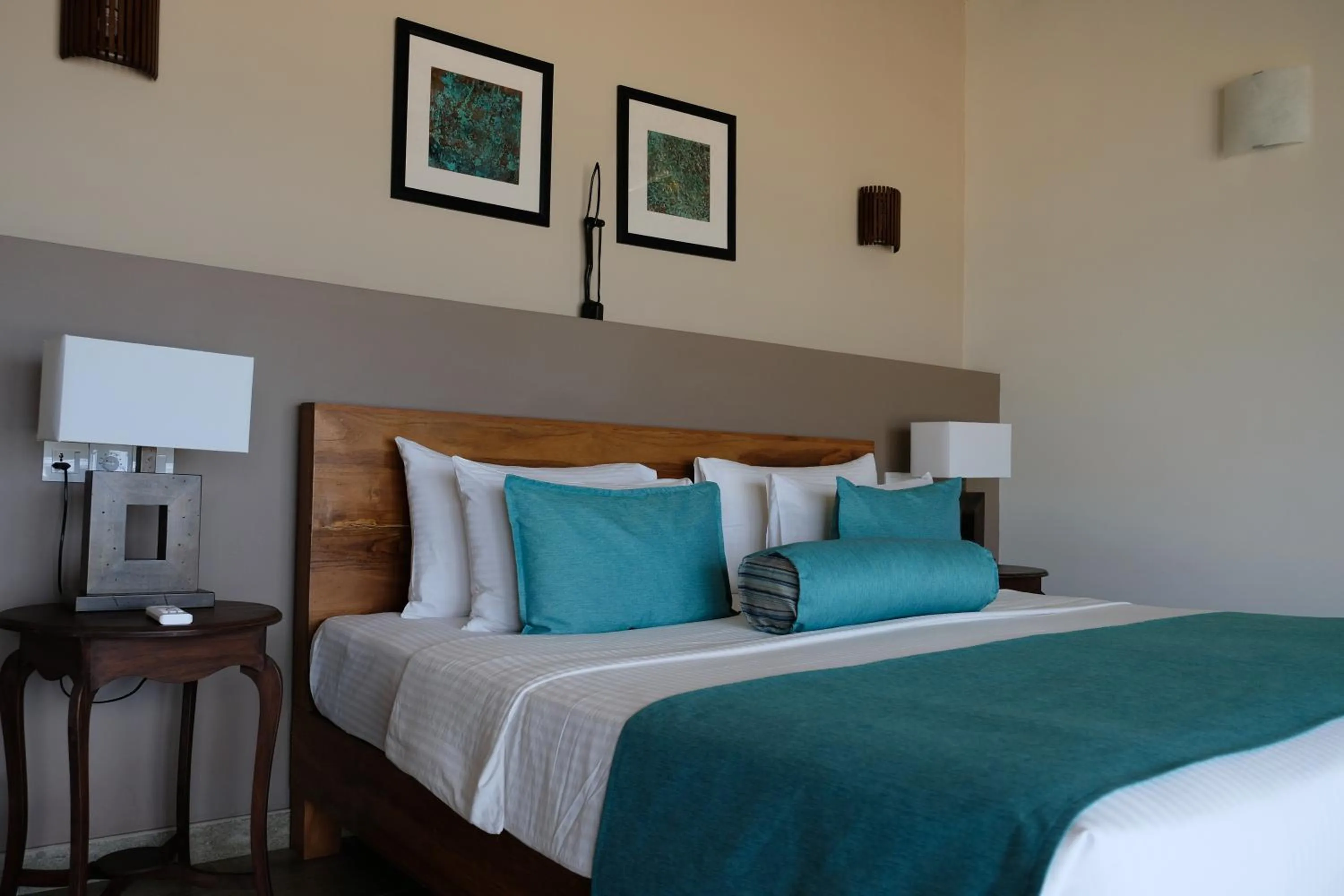 Photo of the whole room, Bed in Twenty-Two Weligambay