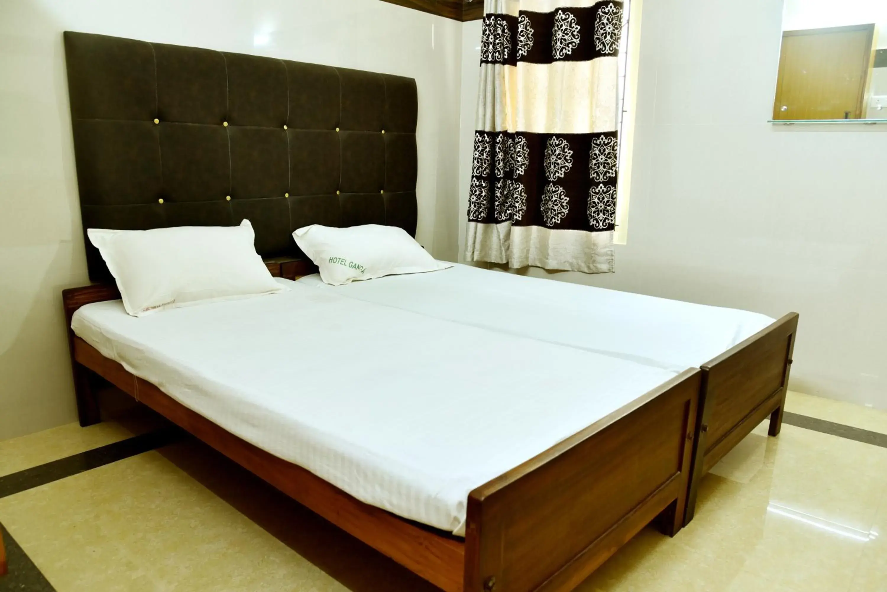 Double Room in Hotel Ganga Tamilnadu Double Room in Hotel Ganga Tamilnadu