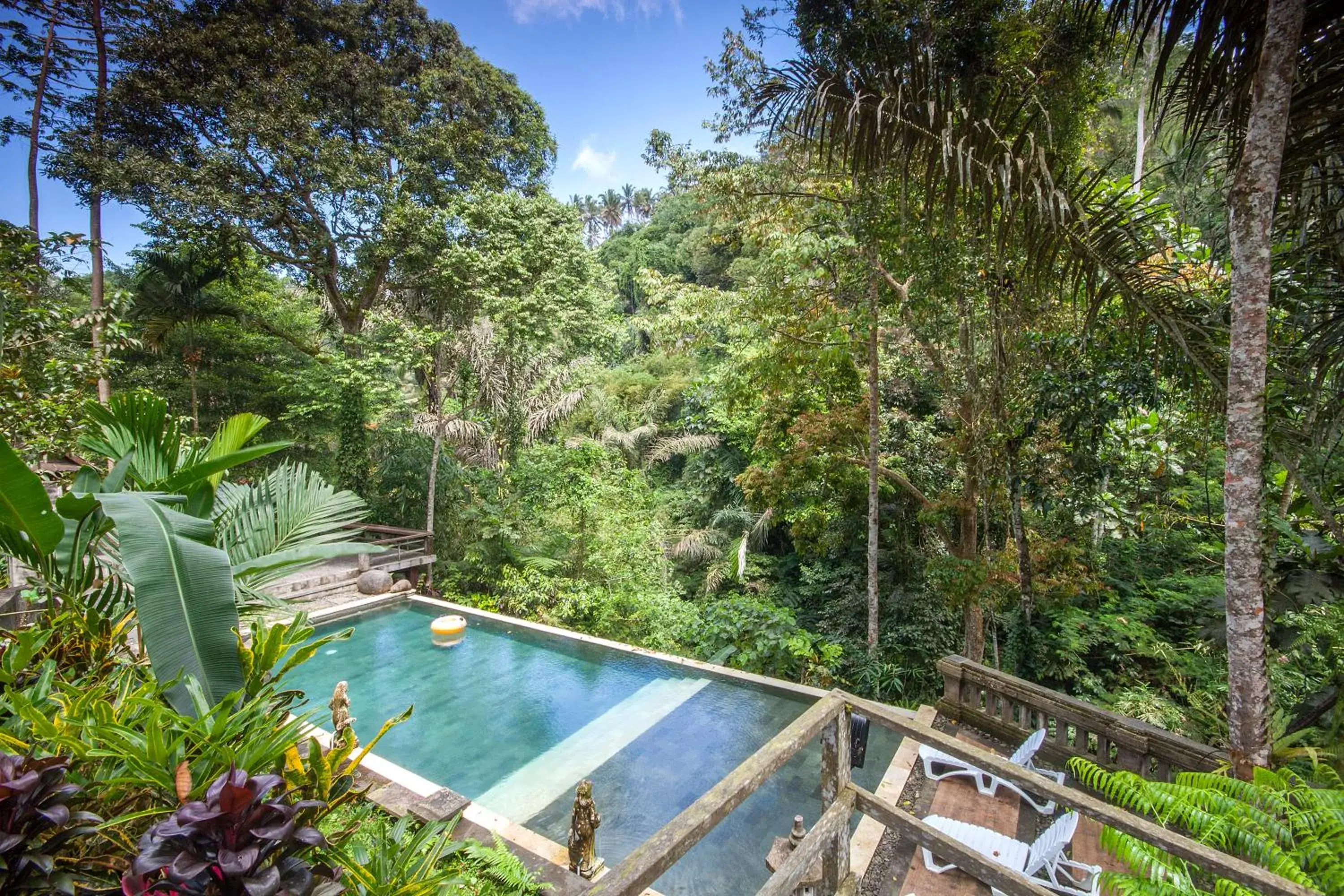 Swimming pool in Bali Jungle Resort Swimming pool in Bali Jungle Resort