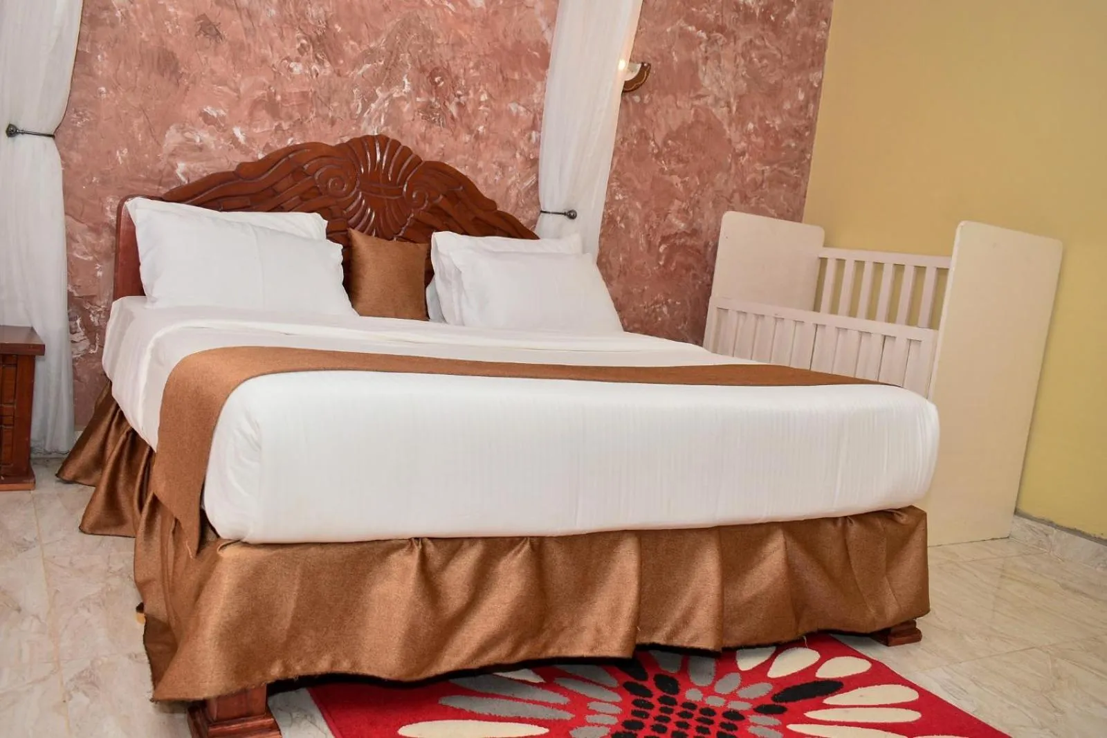 Bed in Epashikino Resort & Spa