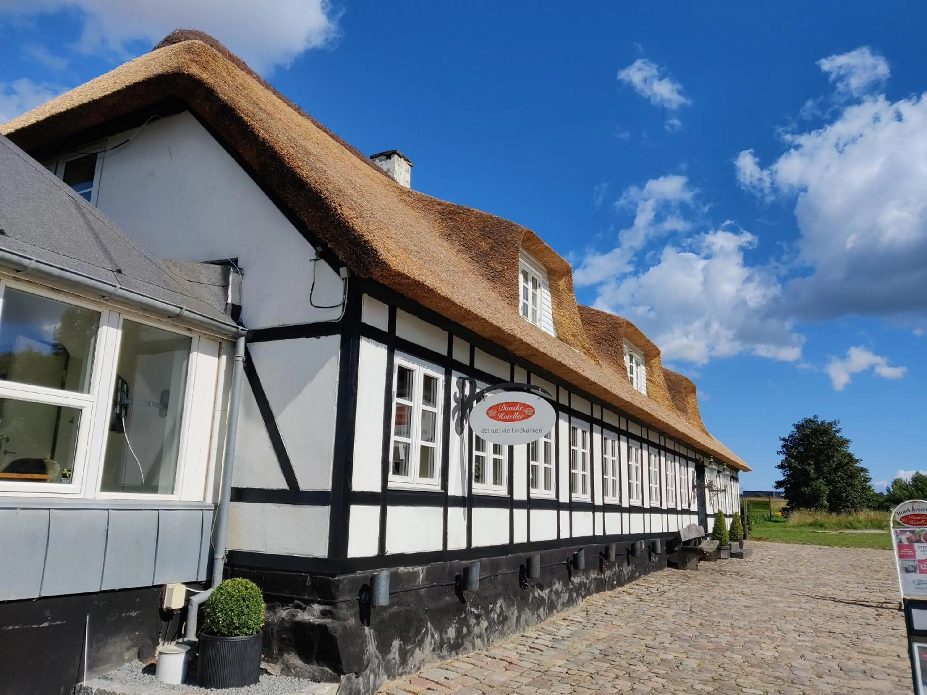 Property building in Hotel Aarslev Kro