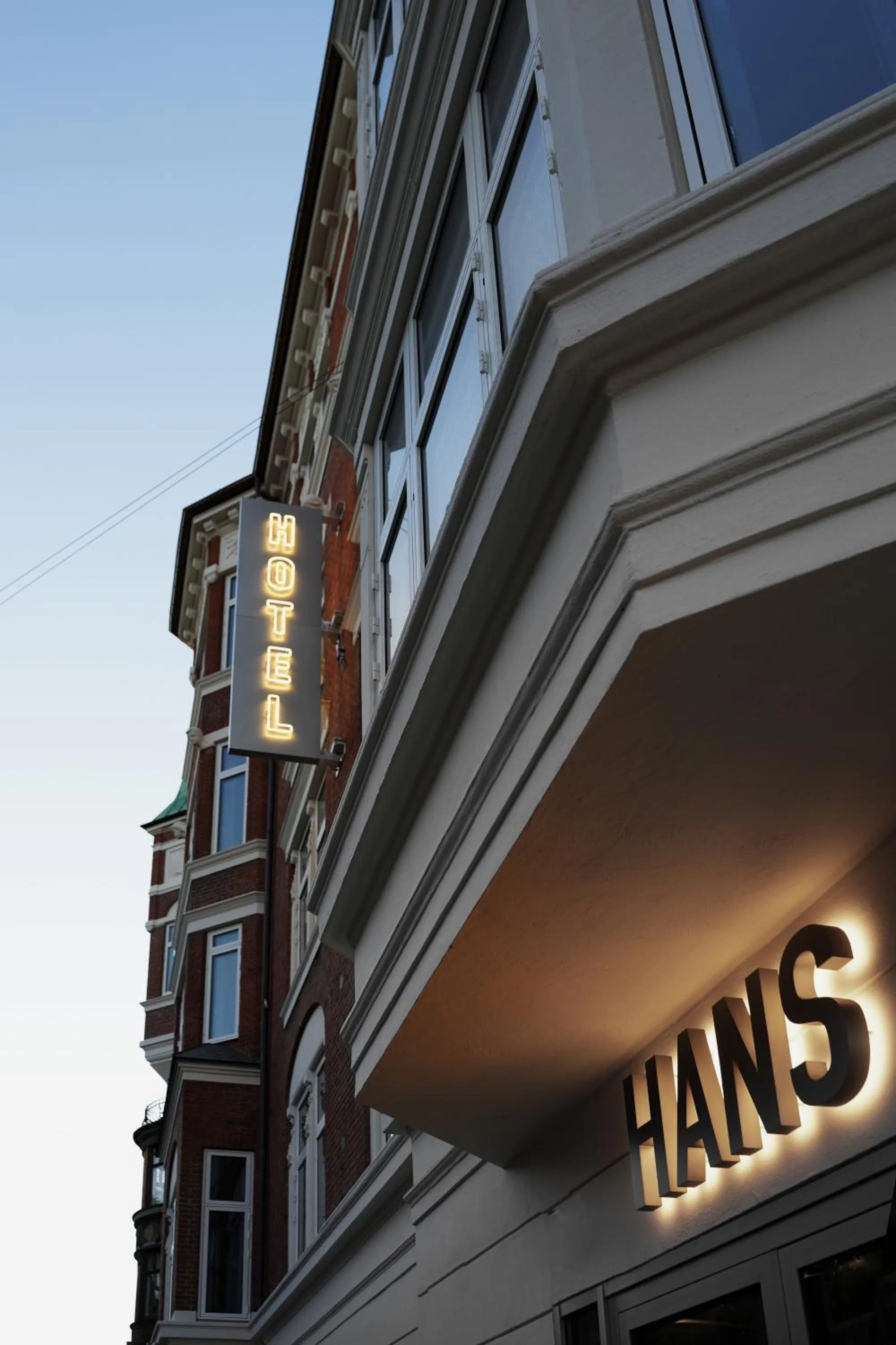 Property building in Hotel Hans