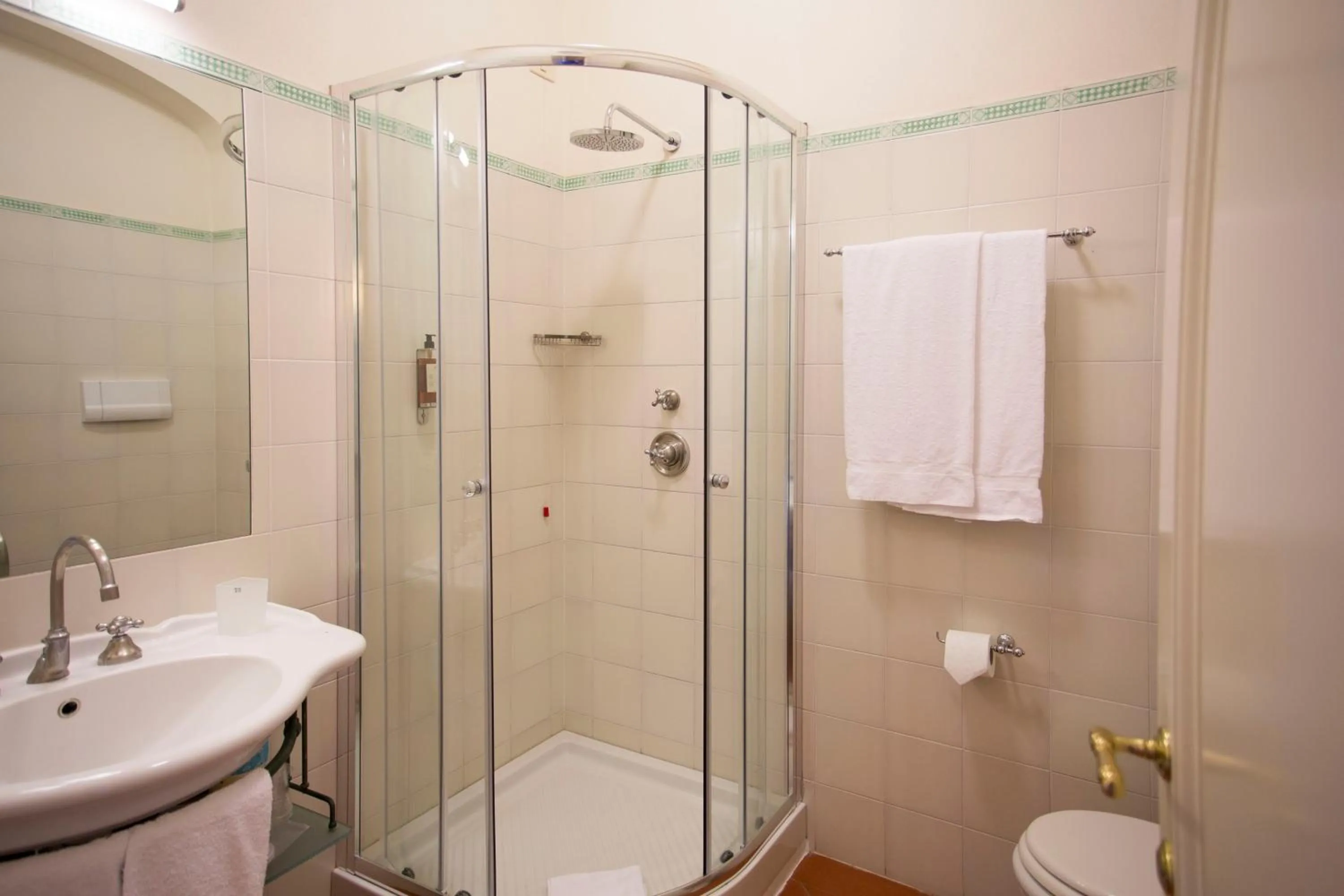 Shower in Hotel Villa Marsili