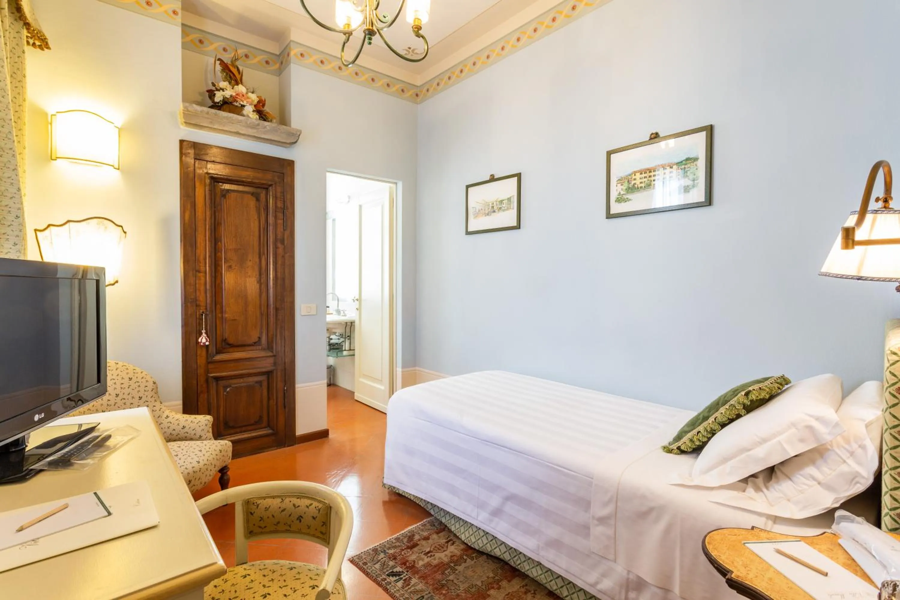 Bedroom, Bed in Hotel Villa Marsili